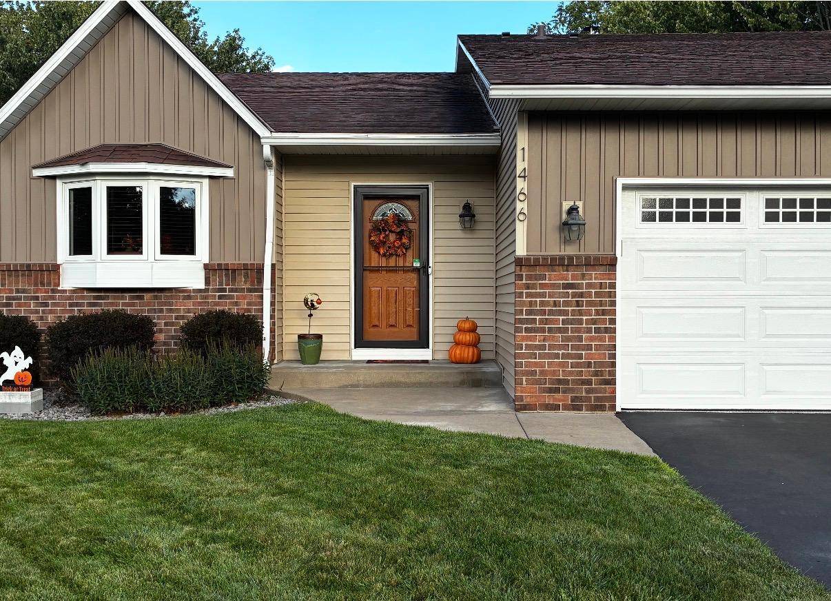 1466 Laurel AVE, Saint Paul Park, MN 55071
