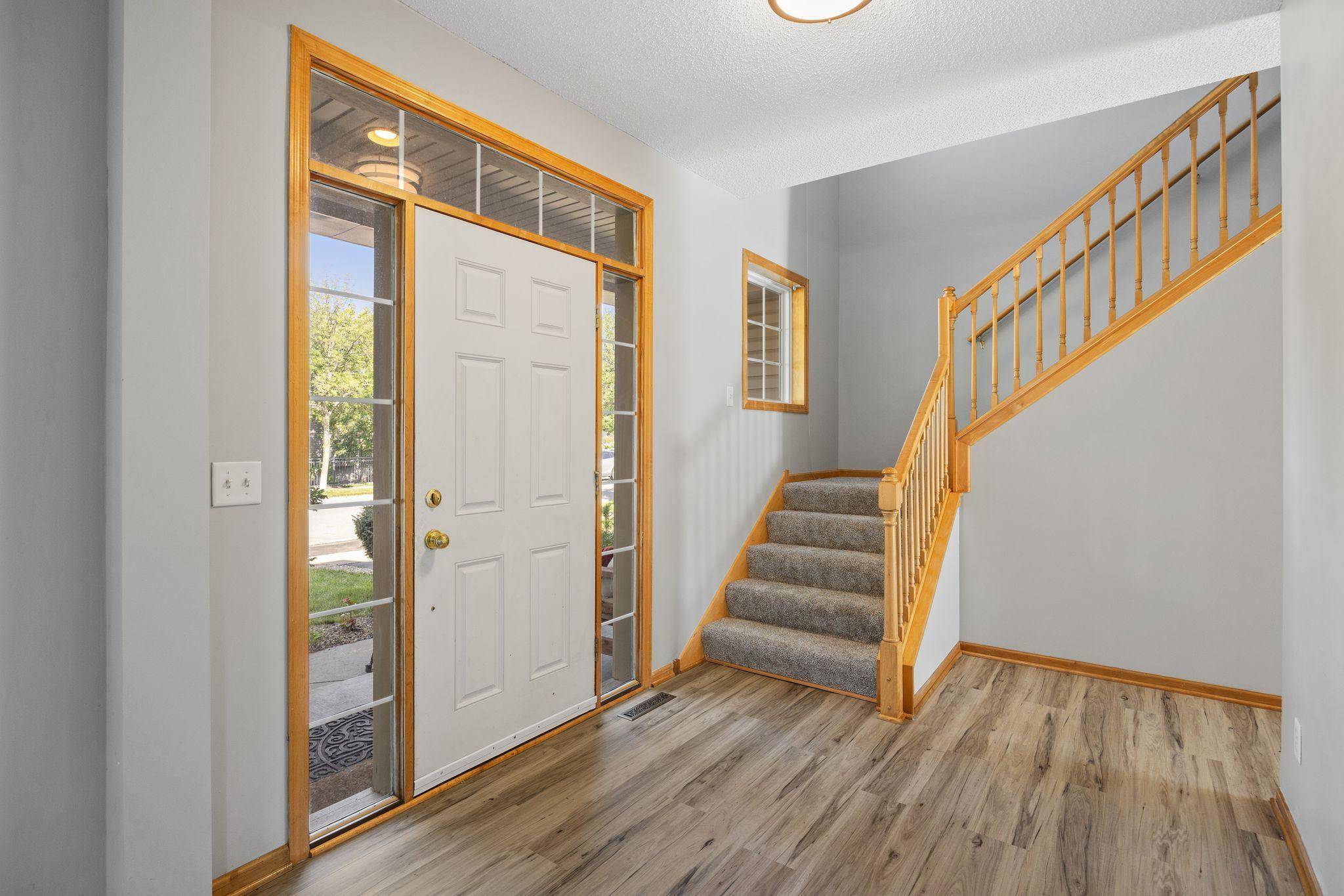 1893 Clover Meadow DR, Chaska, MN 55318