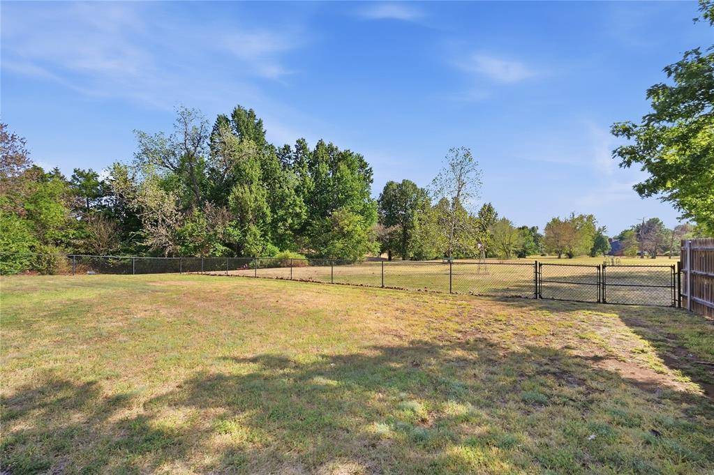 1305 Mockingbird LN, Guthrie, OK 73044
