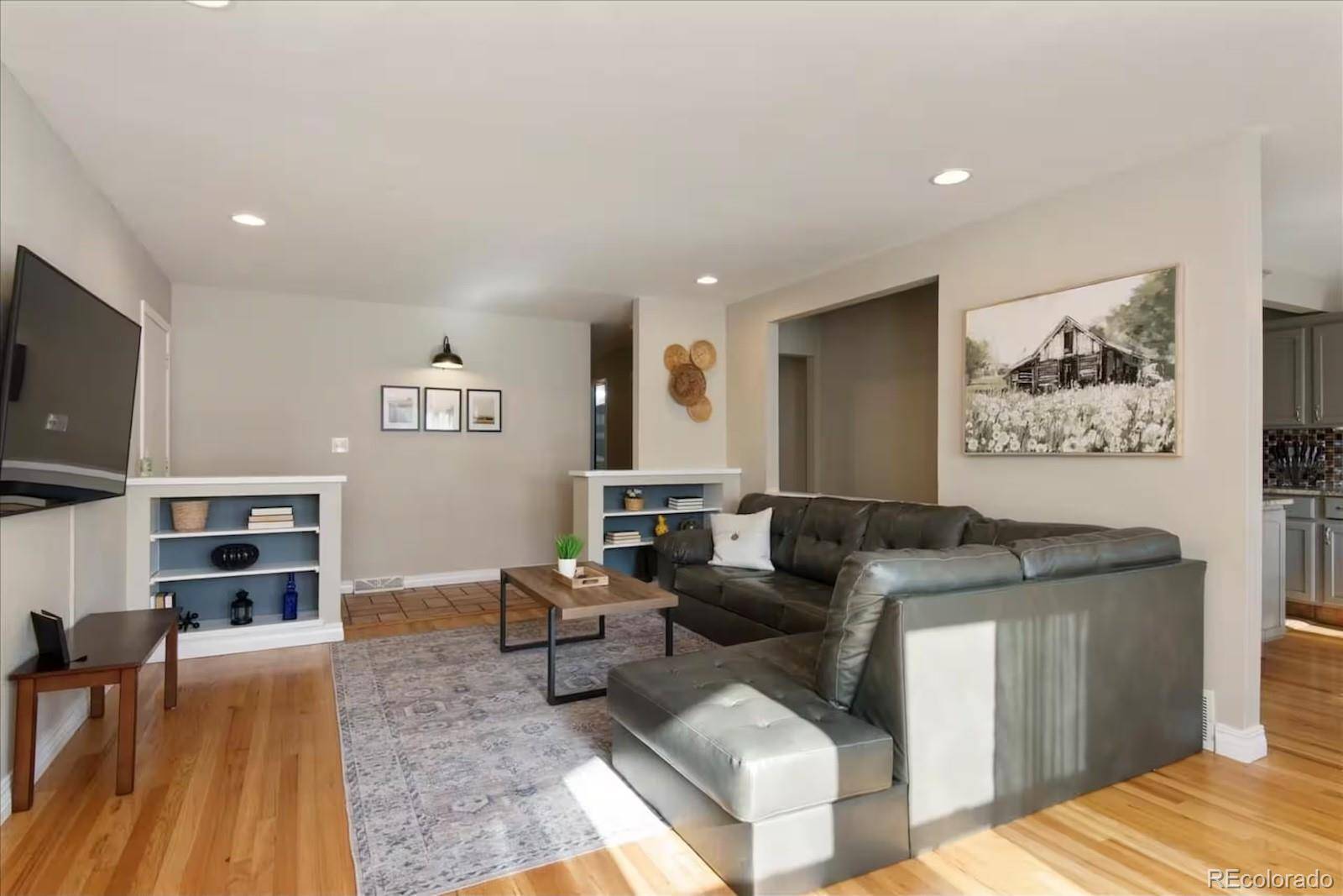991 E Cottonwood AVE, Centennial, CO 80121