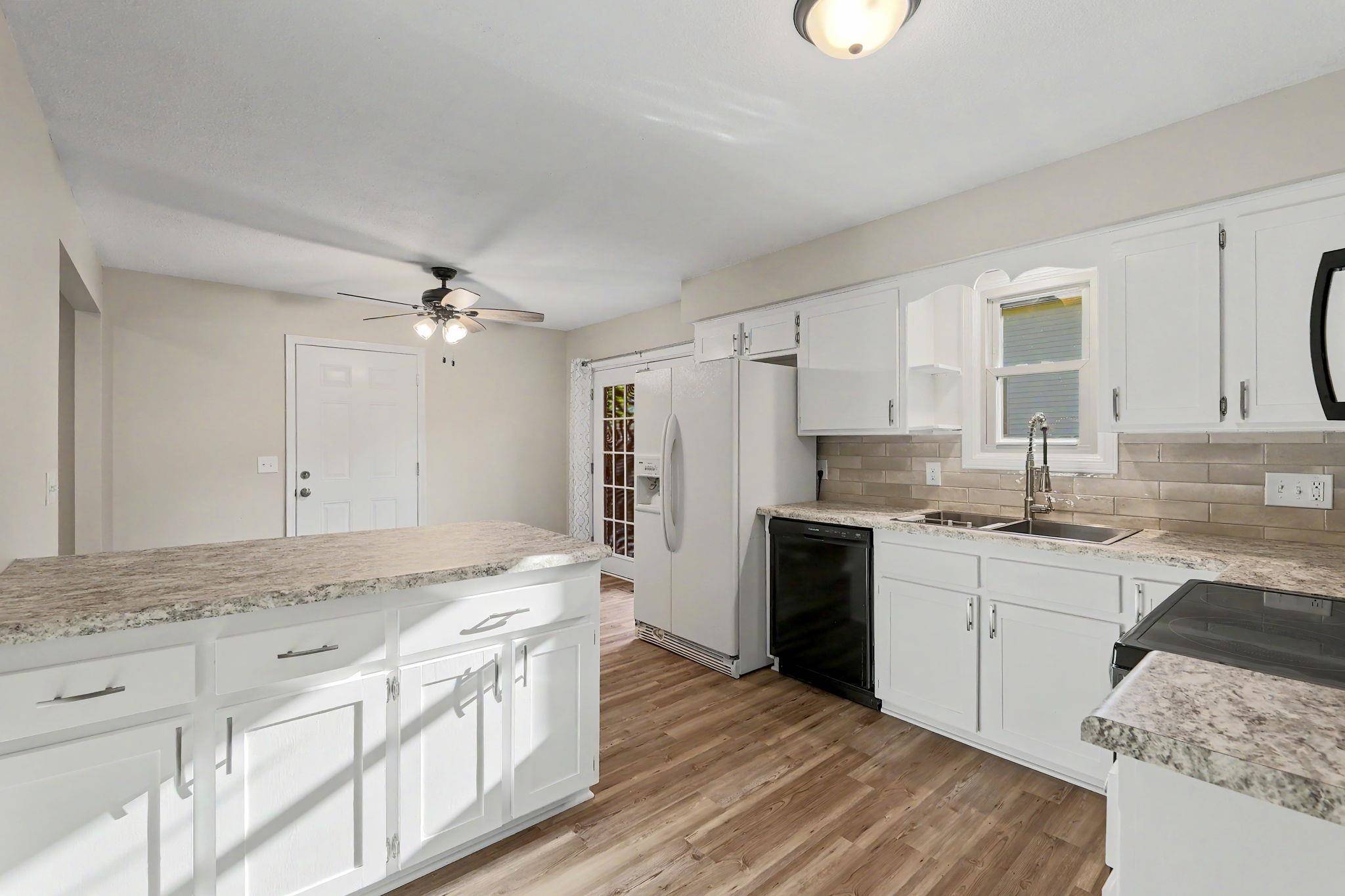 2420 N Edgemoor, Wichita, KS 67220