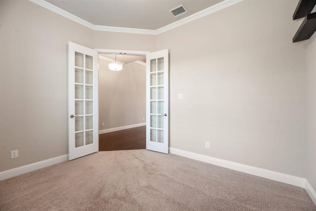 1900 Monahan Drive, Lantana, TX 76226
