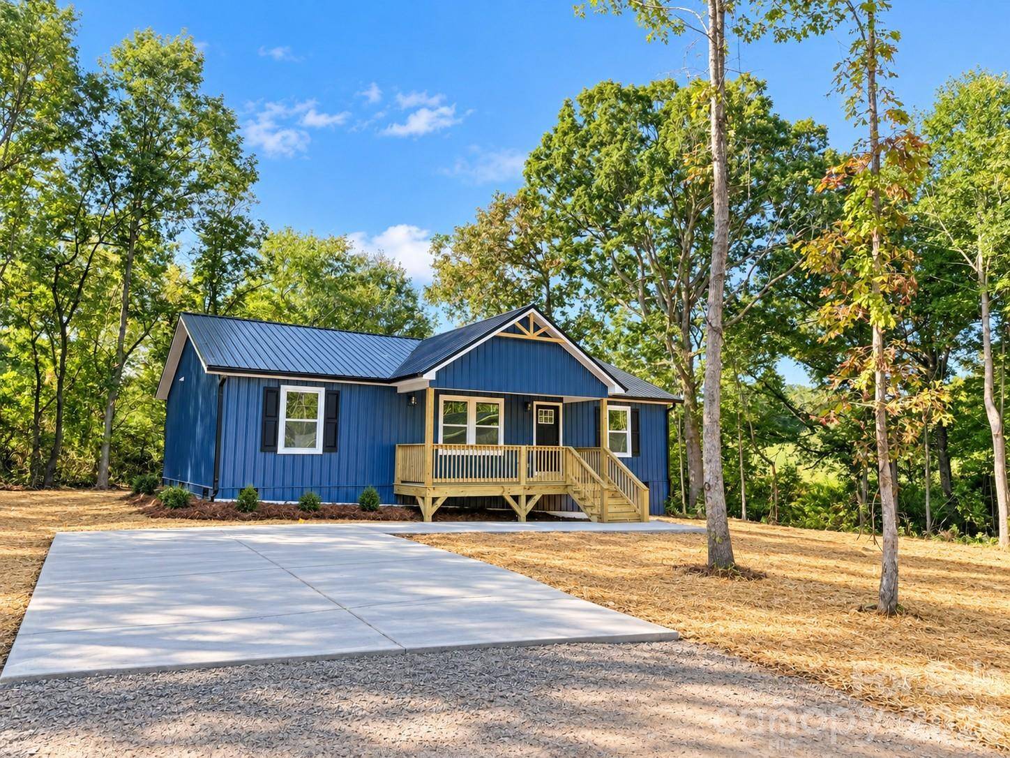 1200 Matthews Pond DR, Morganton, NC 28655