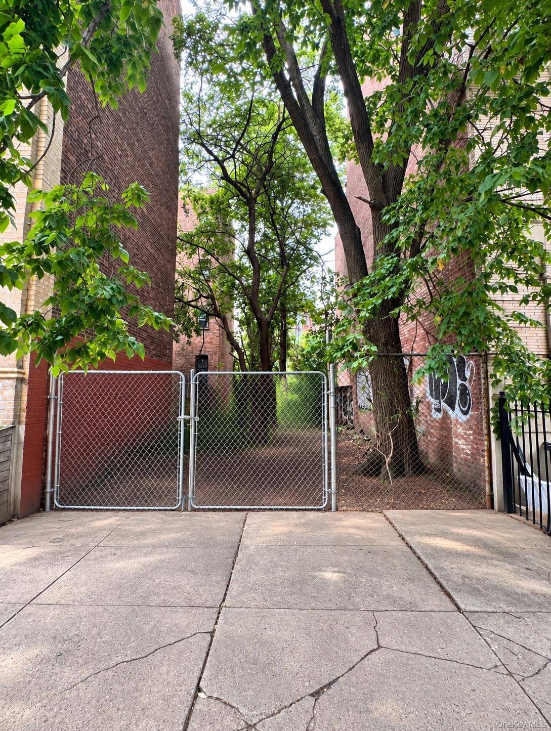 1404A Pacific ST, Brooklyn, NY 11216