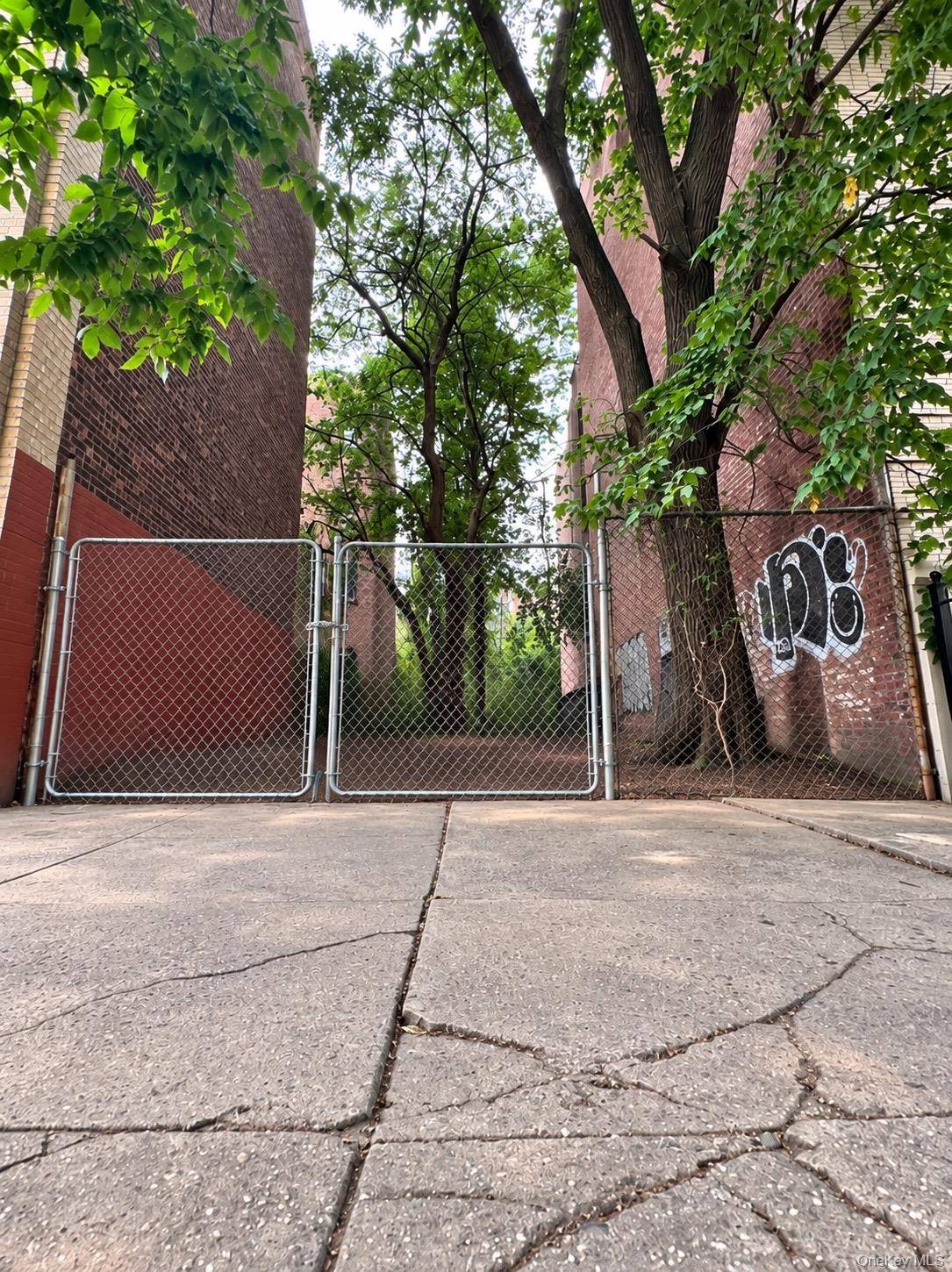 1404A Pacific ST, Brooklyn, NY 11216