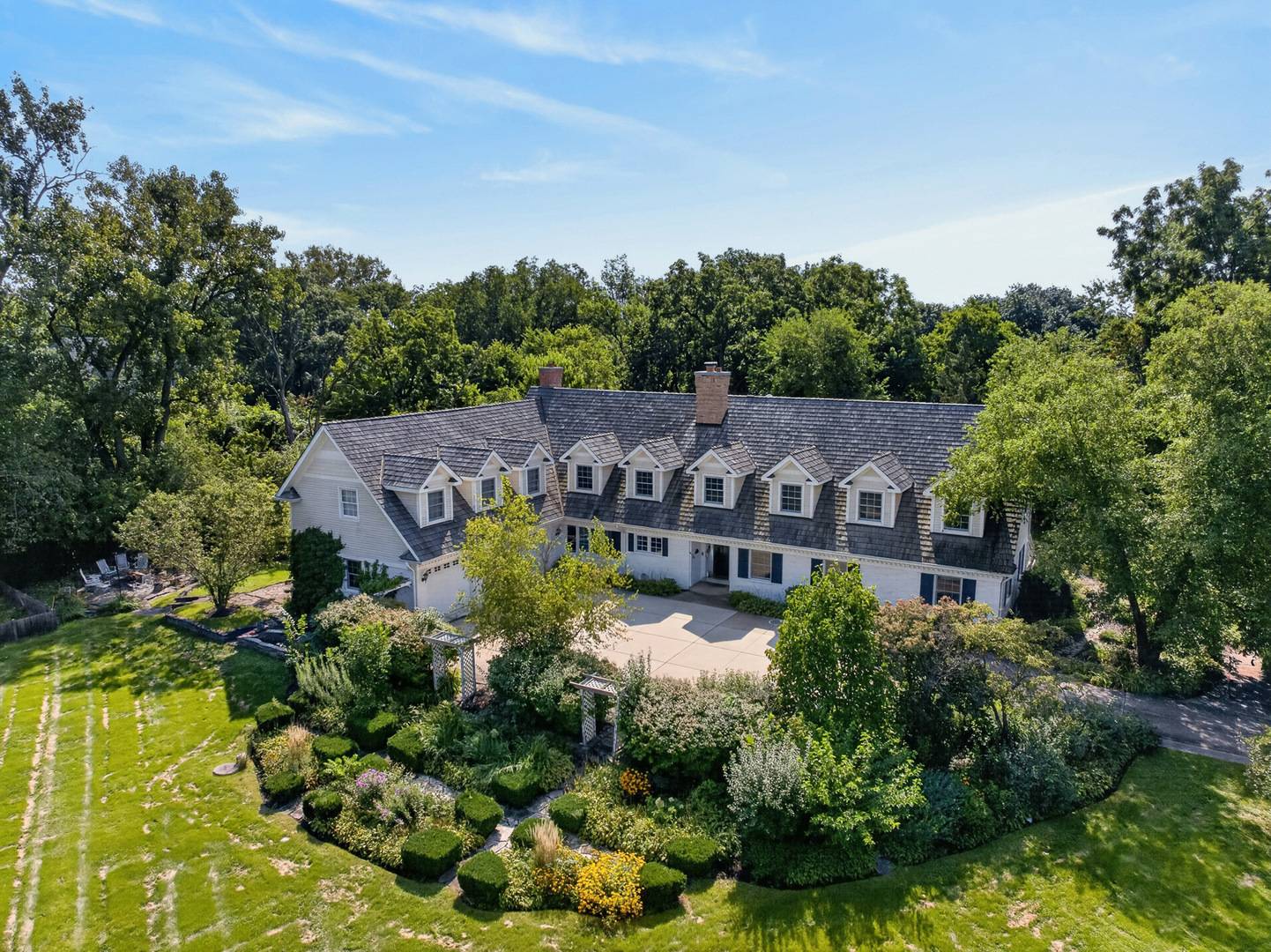 875 Sterling RD, Inverness, IL 60067