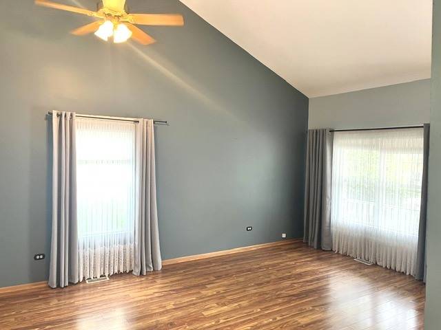 1005 Singer AVE, Lemont, IL 60439