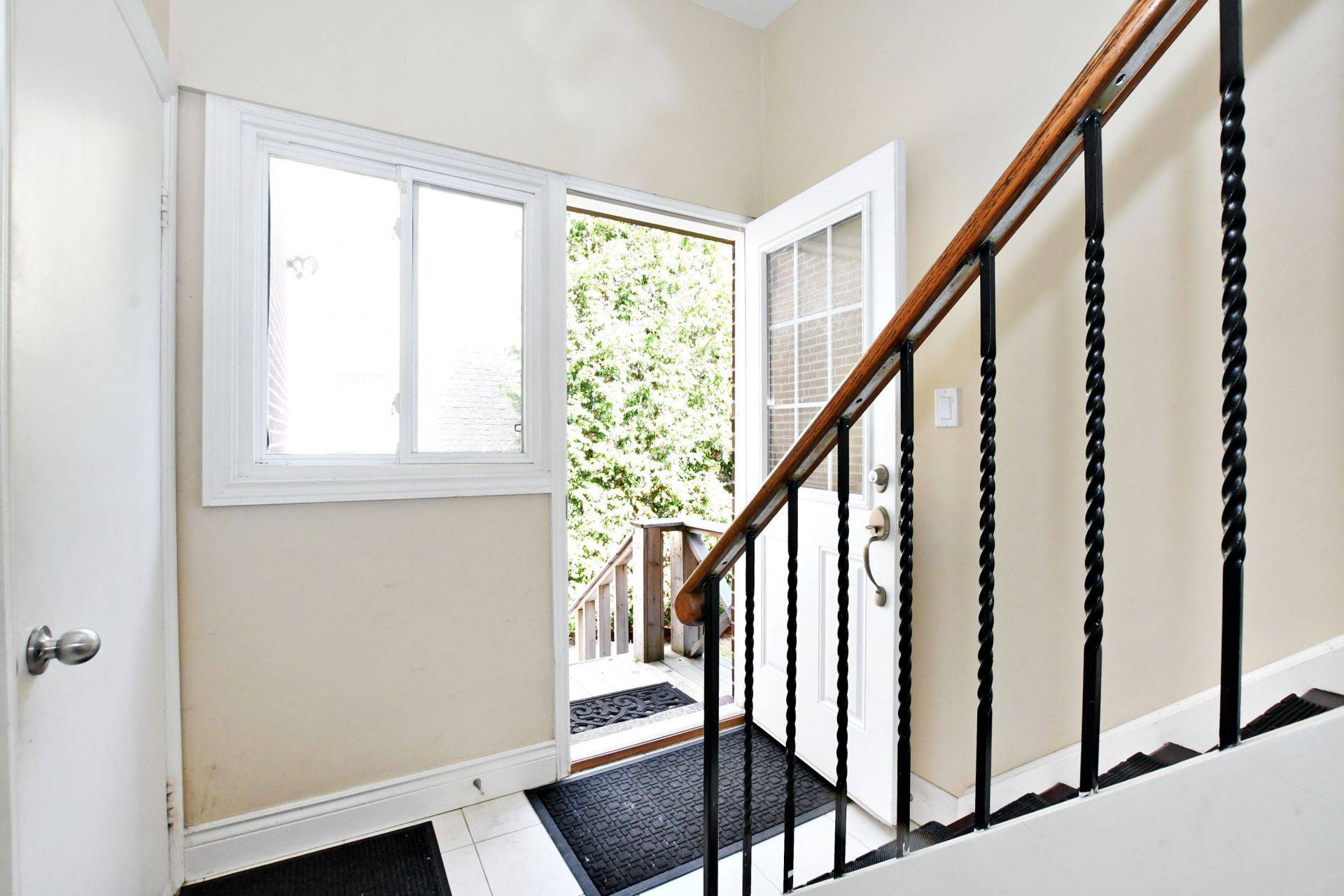 109 Brookside RD S, Richmond Hill, ON L4C 0J6