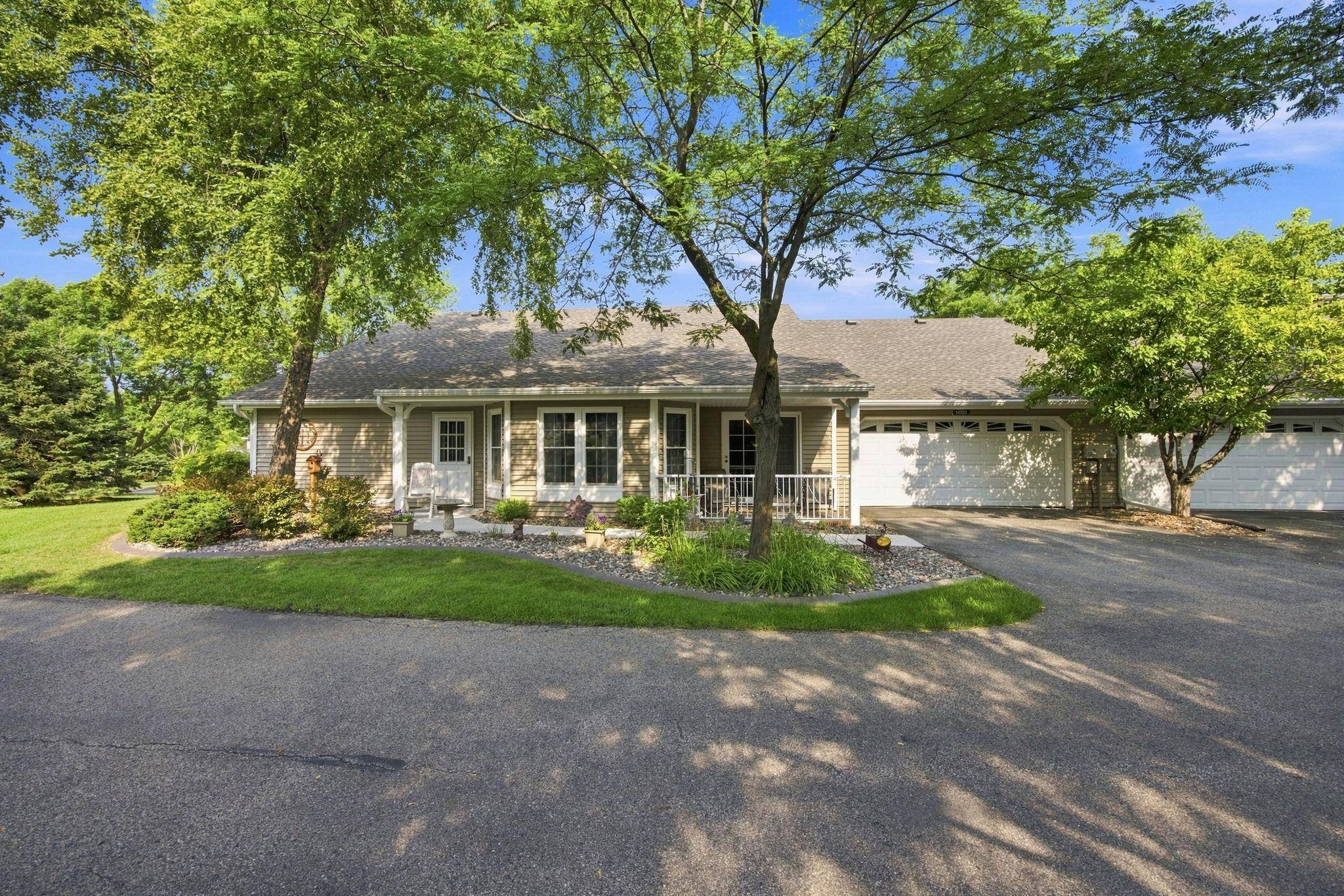 14702 Oak Run LN, Burnsville, MN 55306