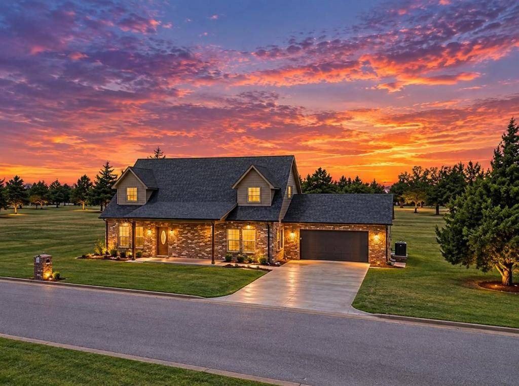 1801 Fairway DR, Guthrie, OK 73044