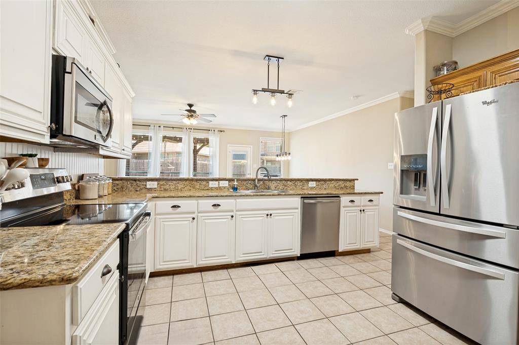 702 Champlain Court, Midlothian, TX 76065