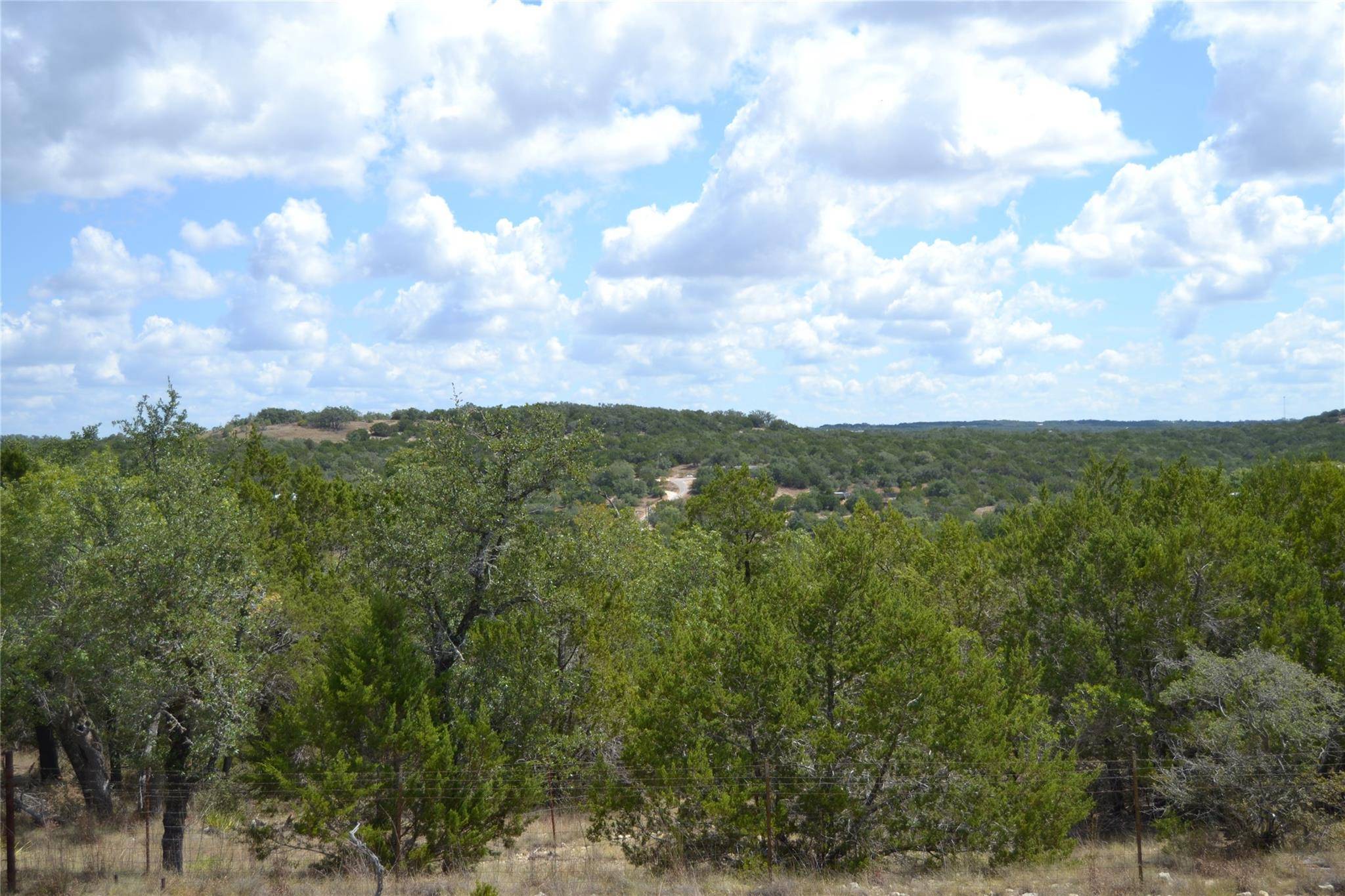 270 Gant RD, Dripping Springs, TX 78620