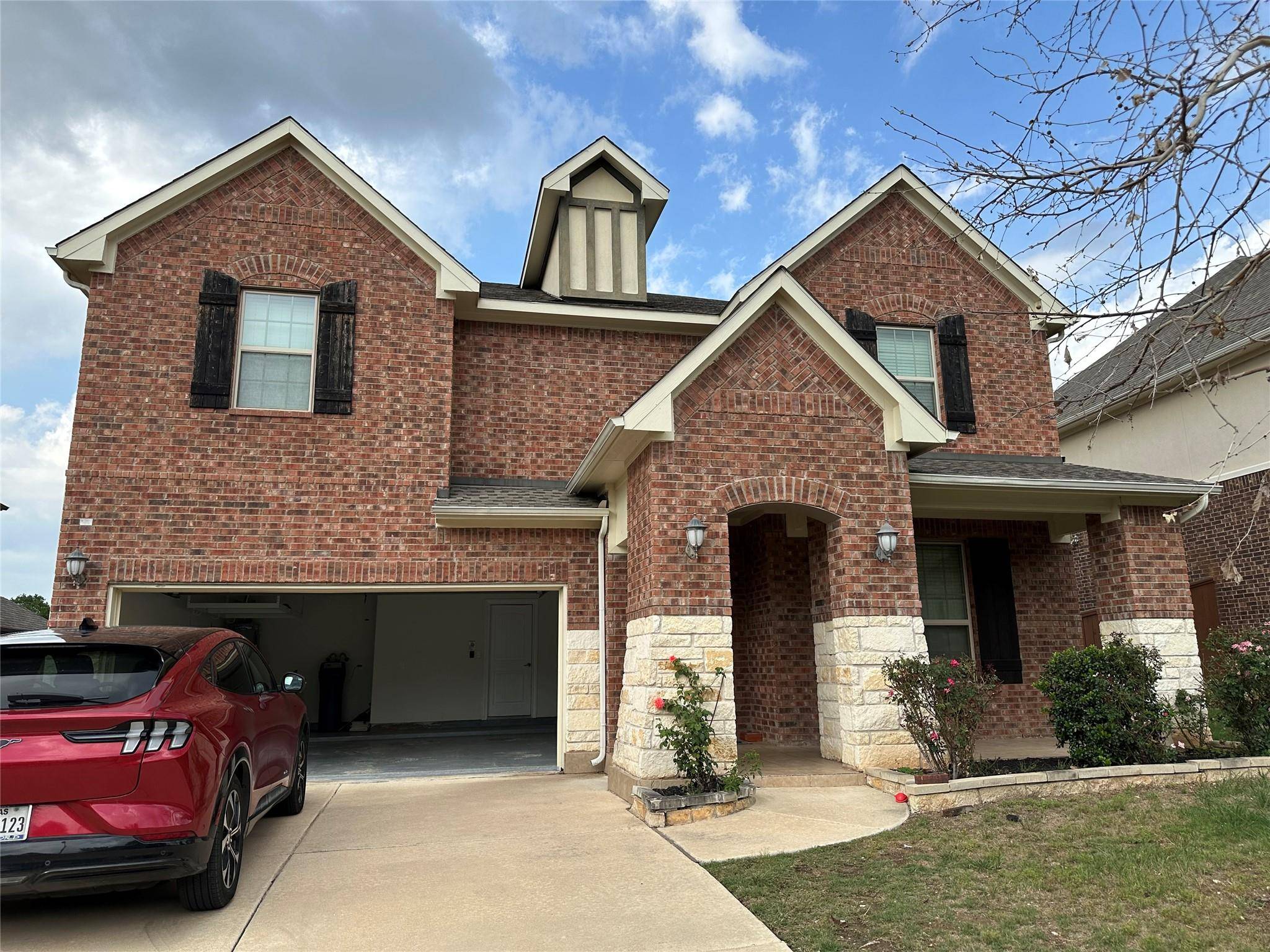 4237 Privacy Hedge ST, Leander, TX 78641