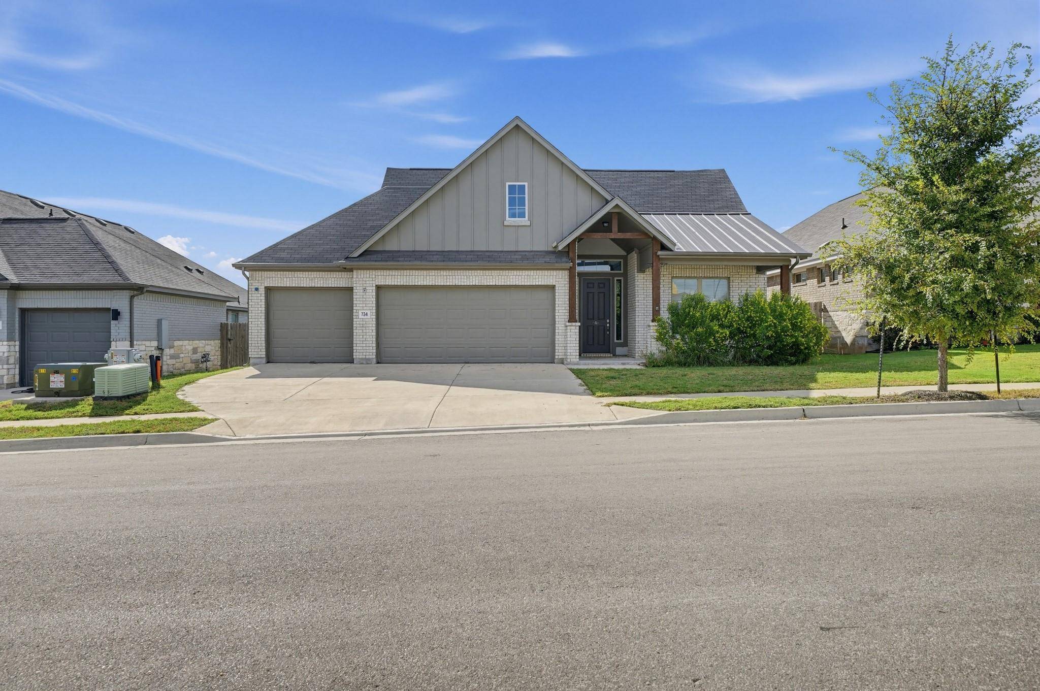 734 Treadwell LN, Kyle, TX 78640