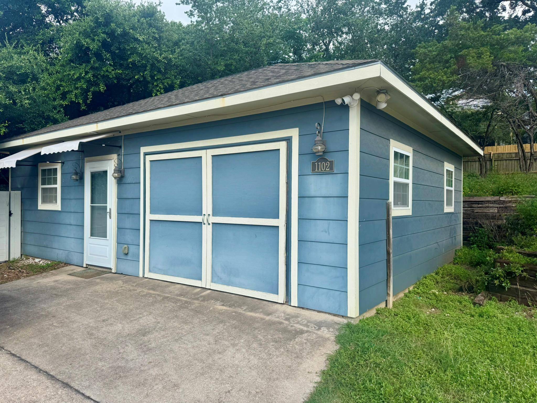 1102 N Cuernavaca DR, Austin, TX 78733
