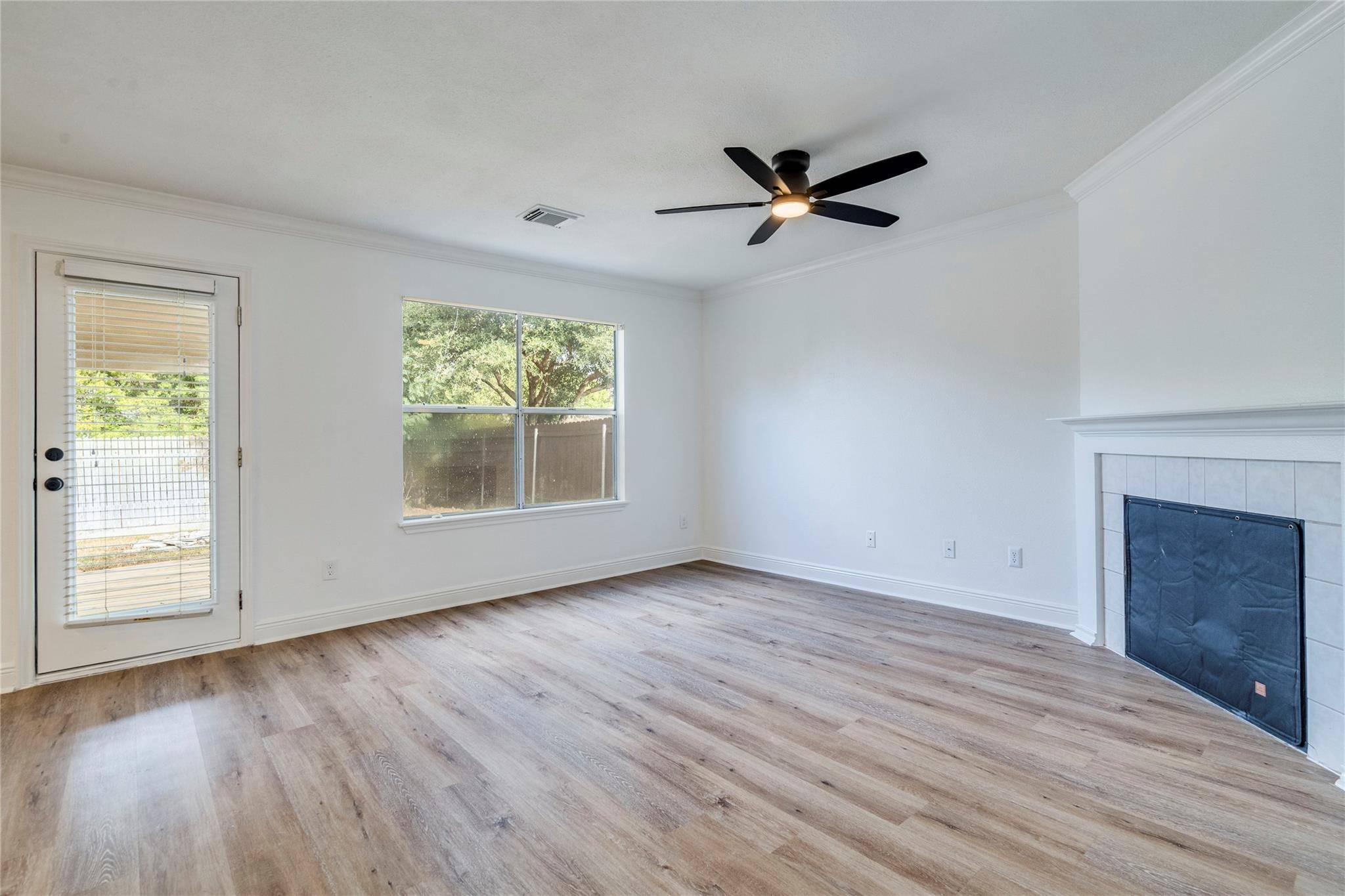 1106 Hughmont DR, Pflugerville, TX 78660