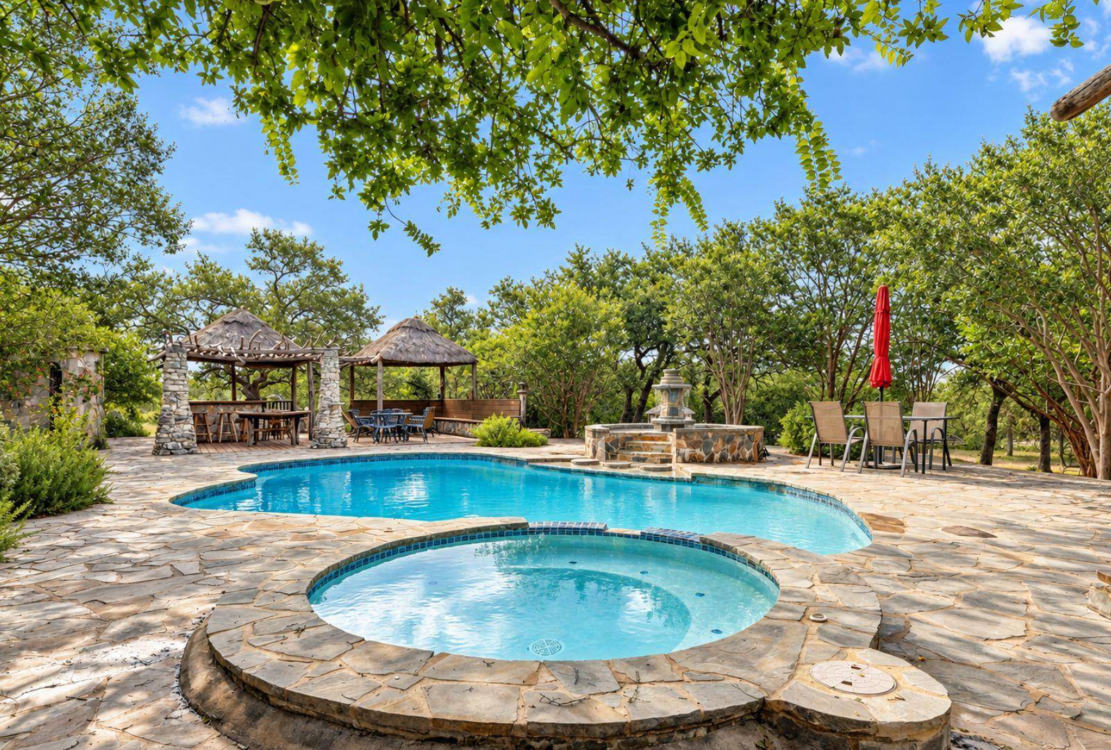 1218 Oakwood LOOP, Wimberley, TX 78676