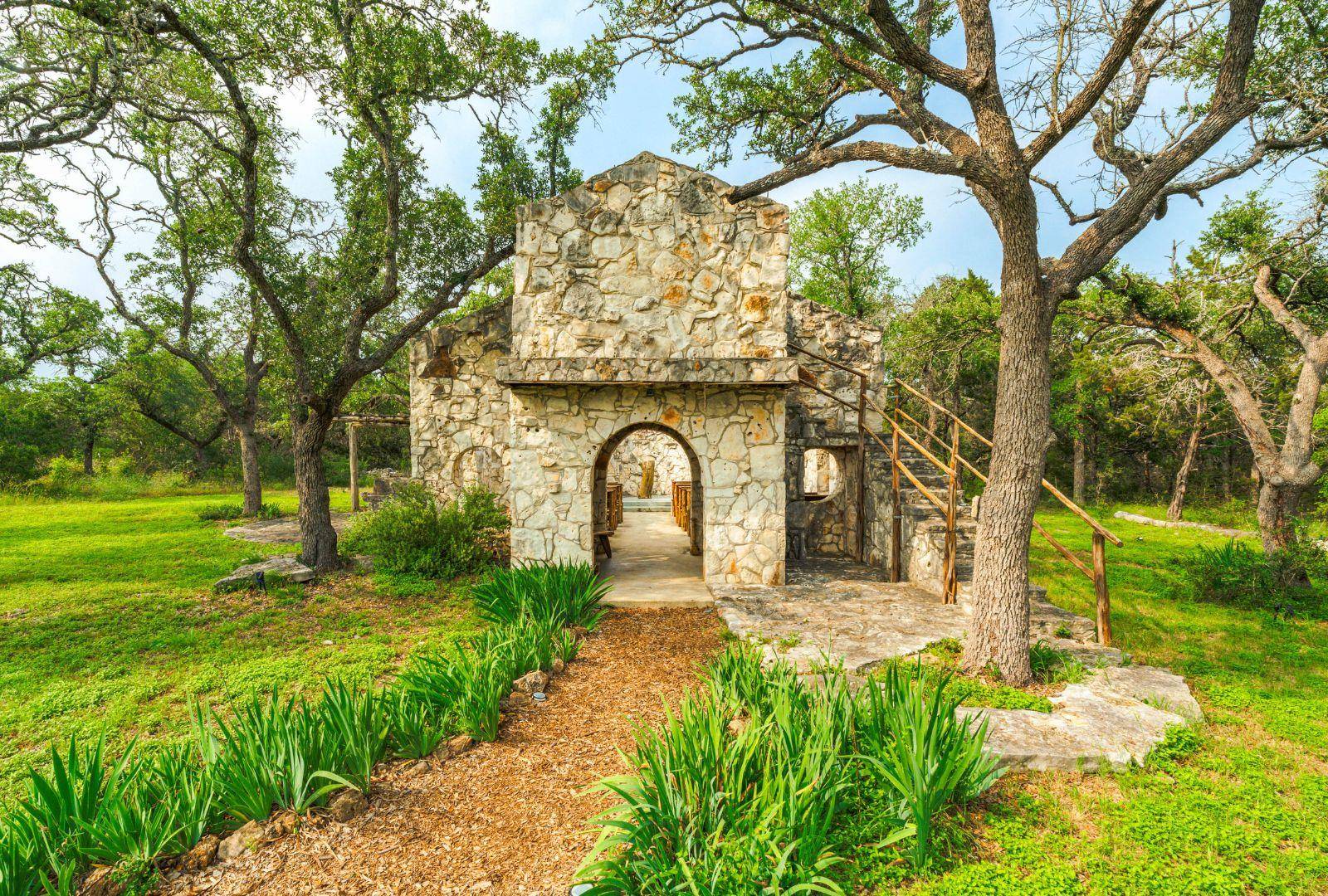 1218 Oakwood LOOP, Wimberley, TX 78676