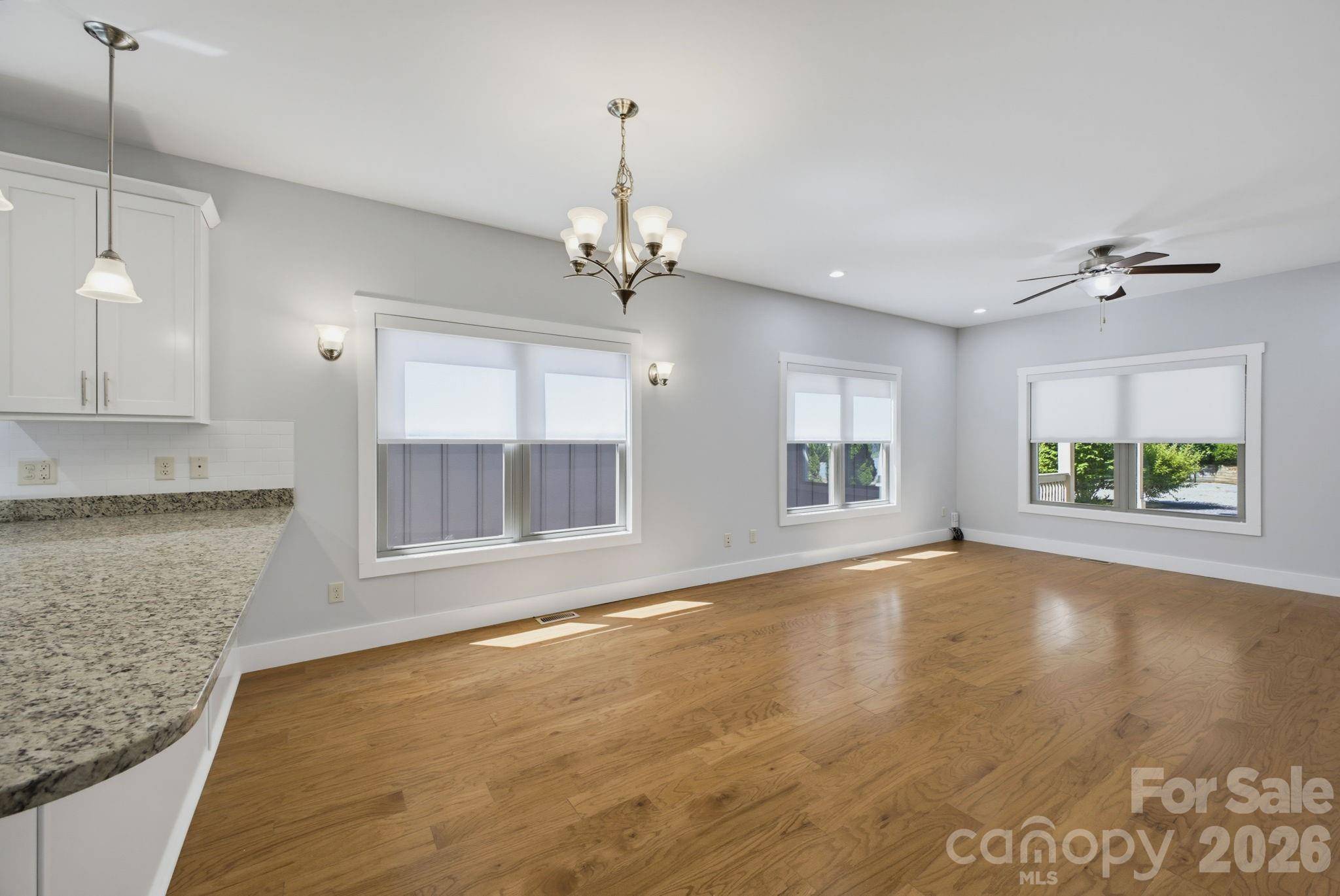 25 Gratitude DR, Asheville, NC 28806