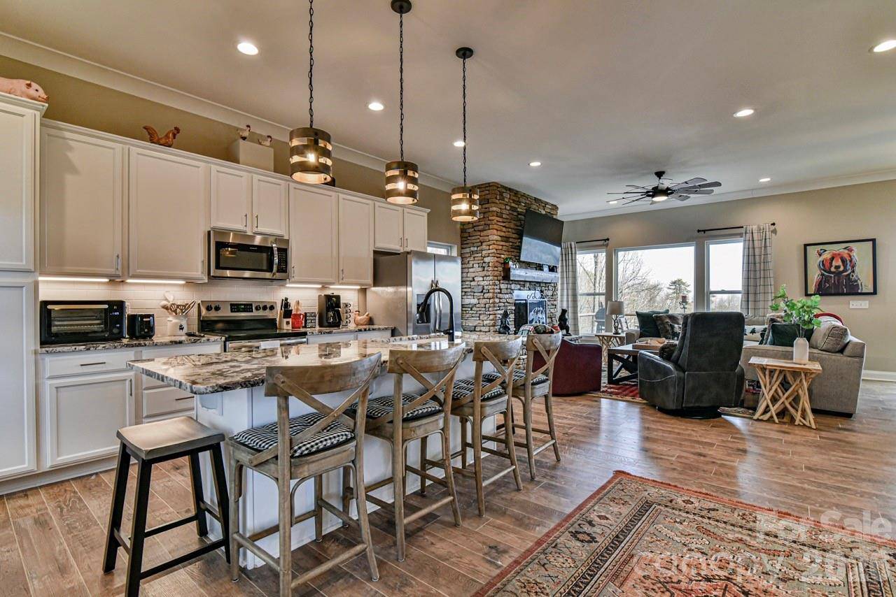 1914 Catawba Falls Pkwy, Black Mountain, NC 28711