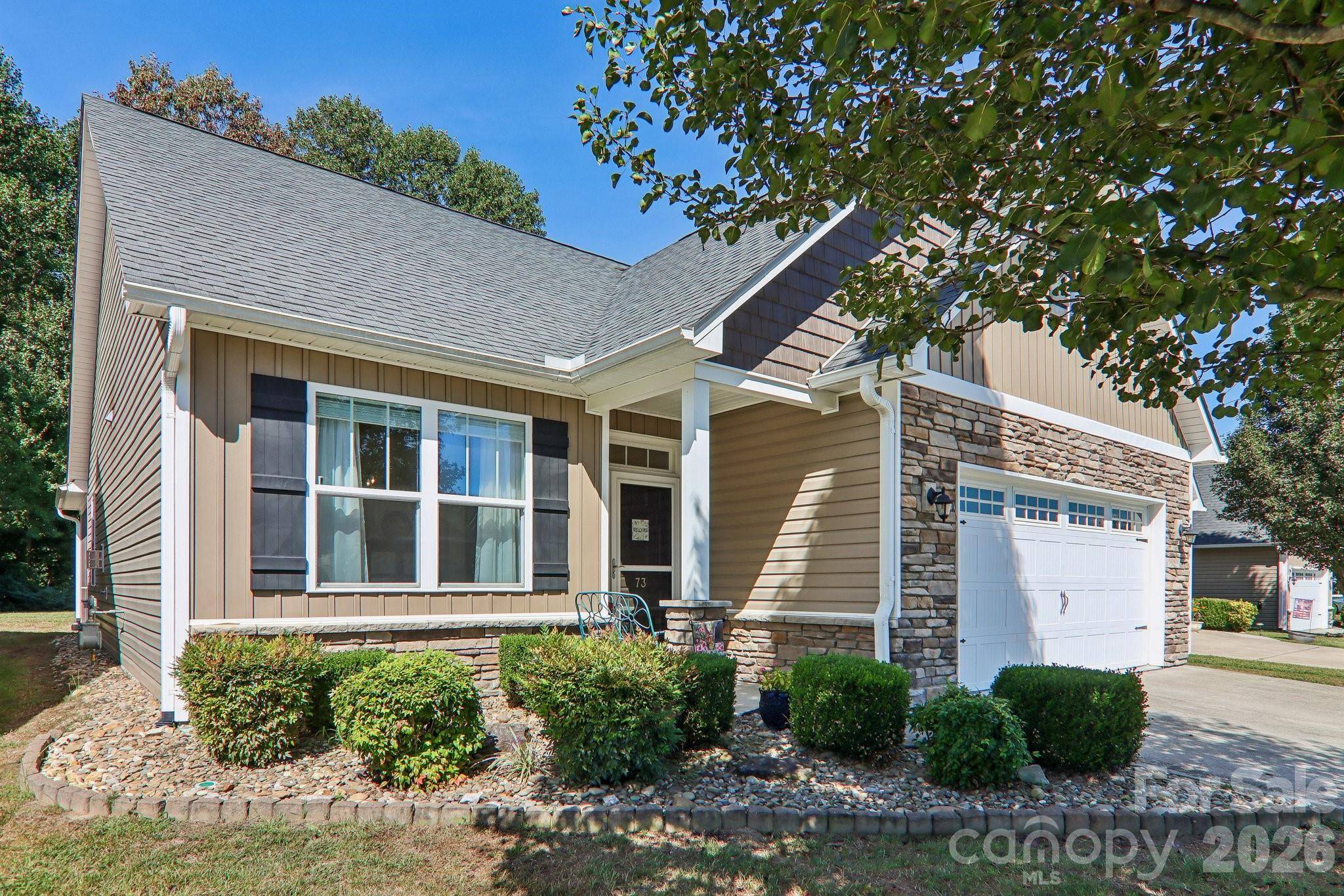 73 Foxtail CT, Hendersonville, NC 28792