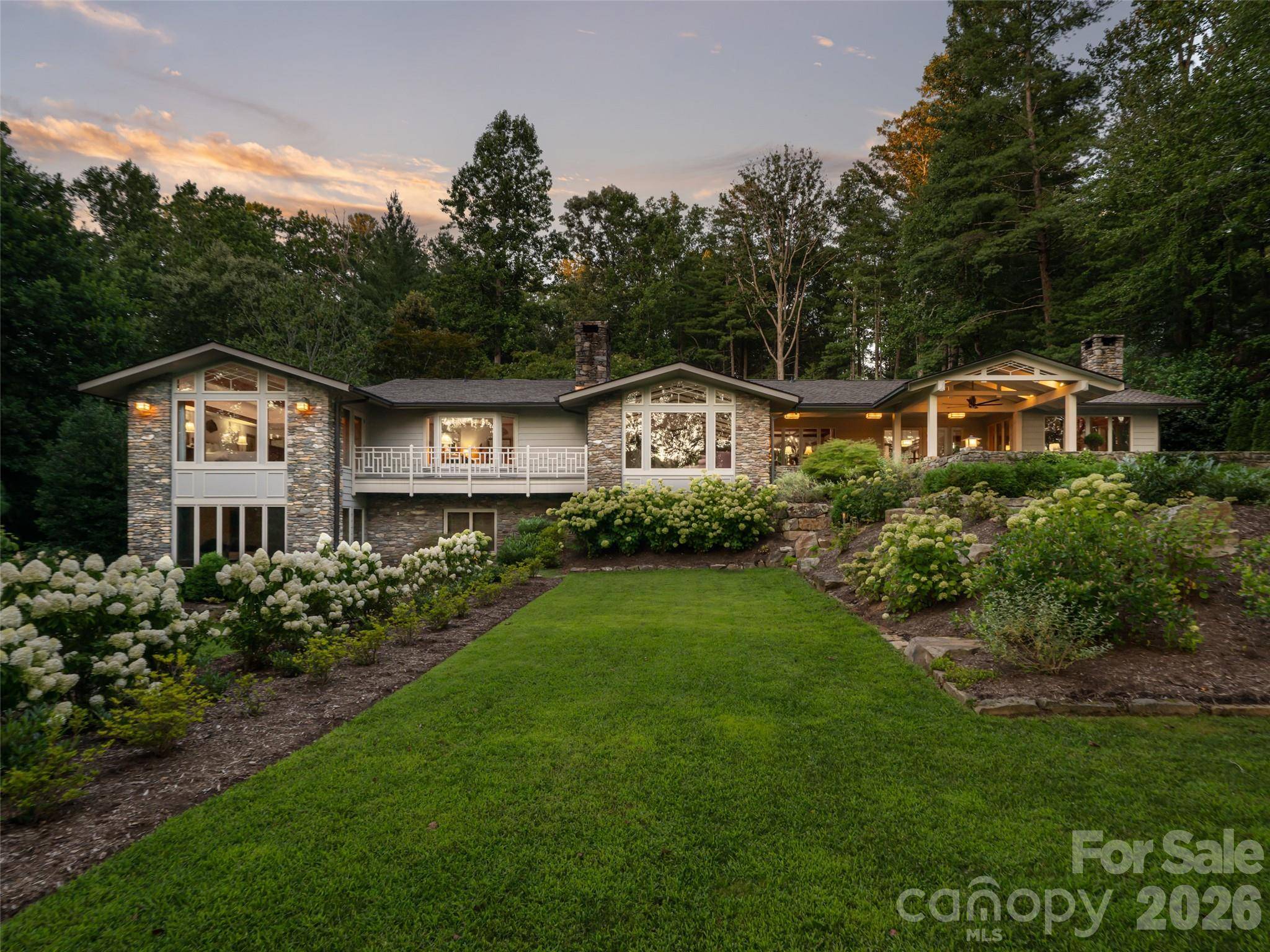 17 Amherst RD, Biltmore Forest, NC 28803