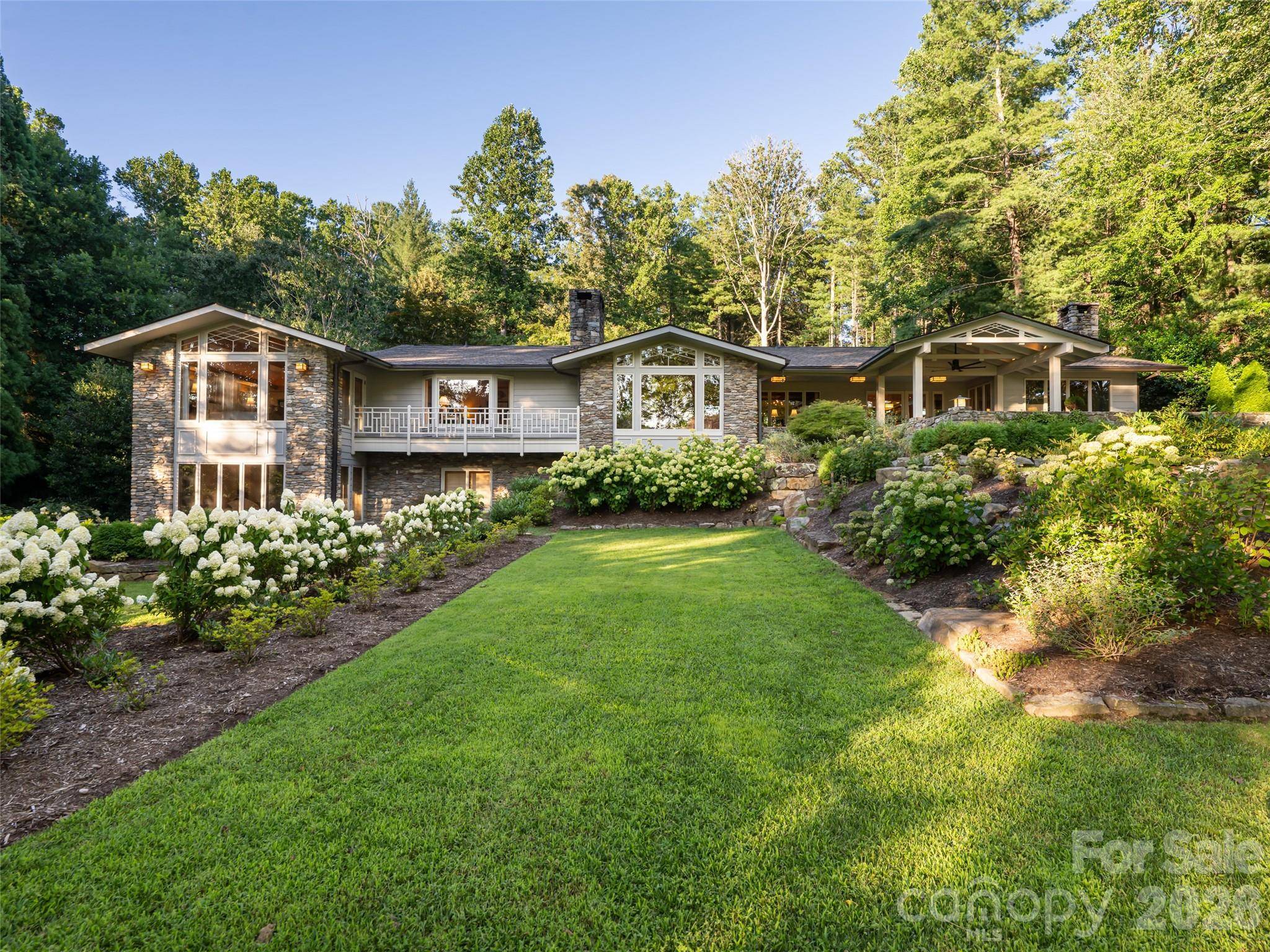 17 Amherst RD, Biltmore Forest, NC 28803
