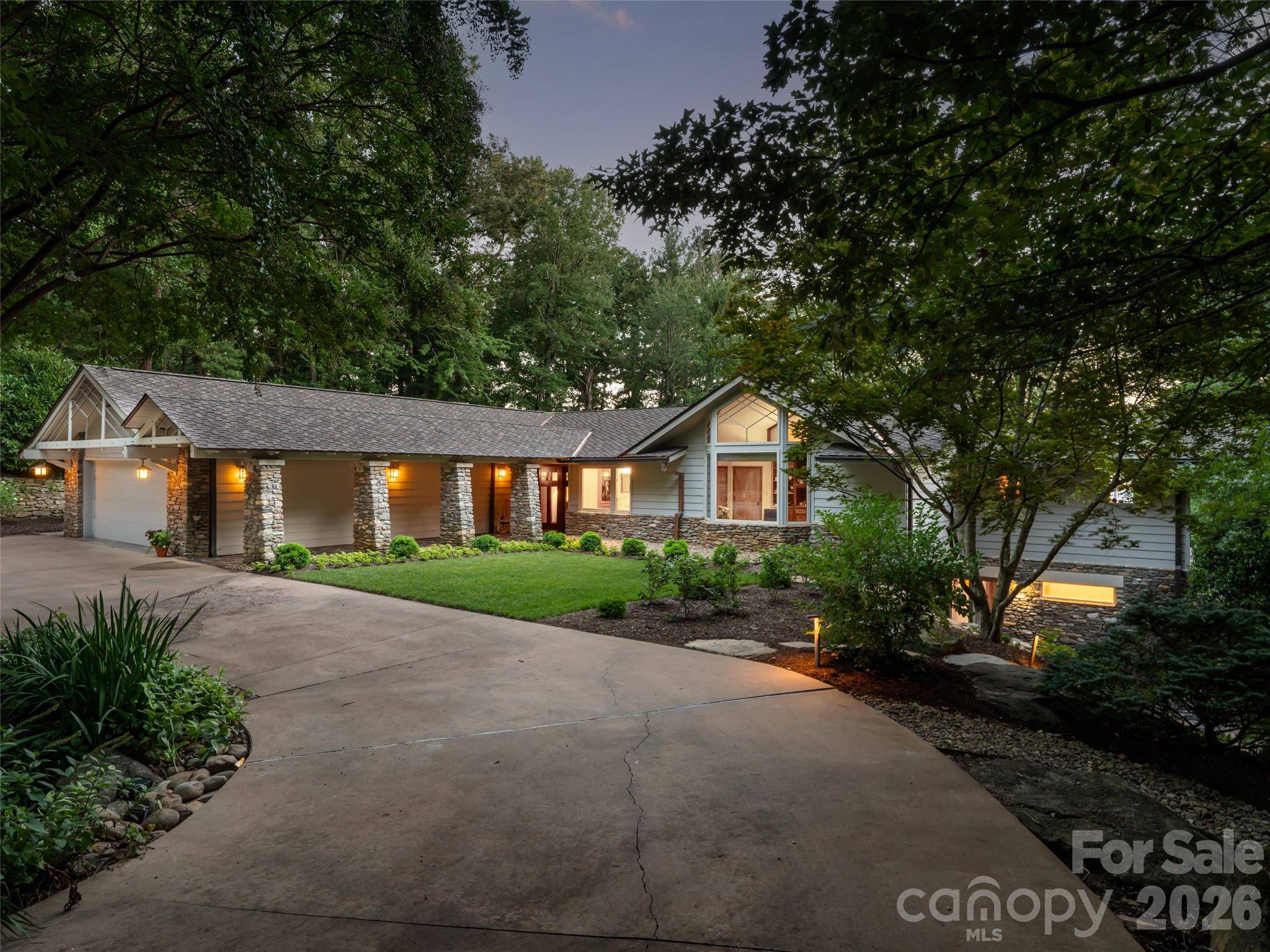 17 Amherst RD, Biltmore Forest, NC 28803