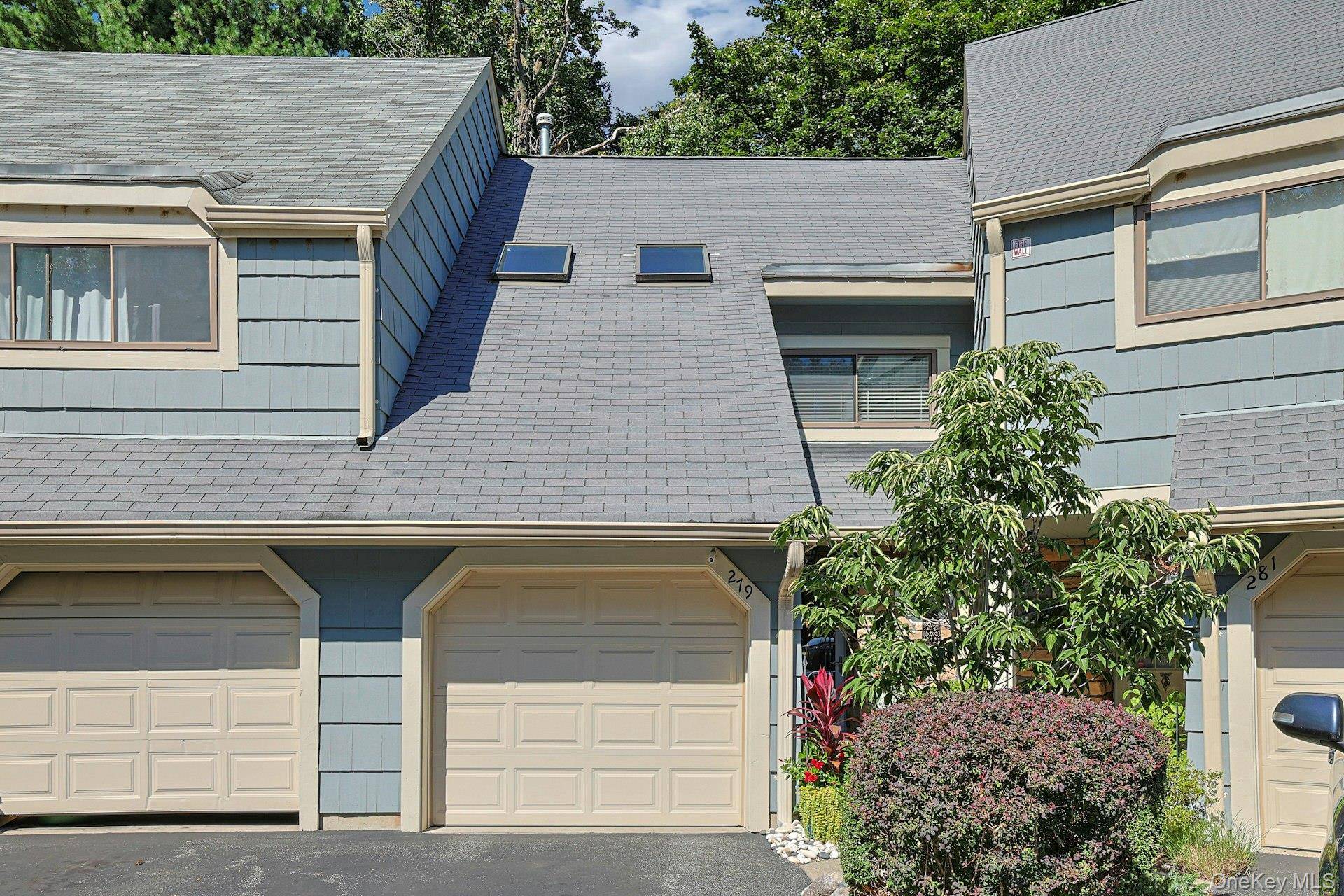 279 Treetop CIR, Nanuet, NY 10954