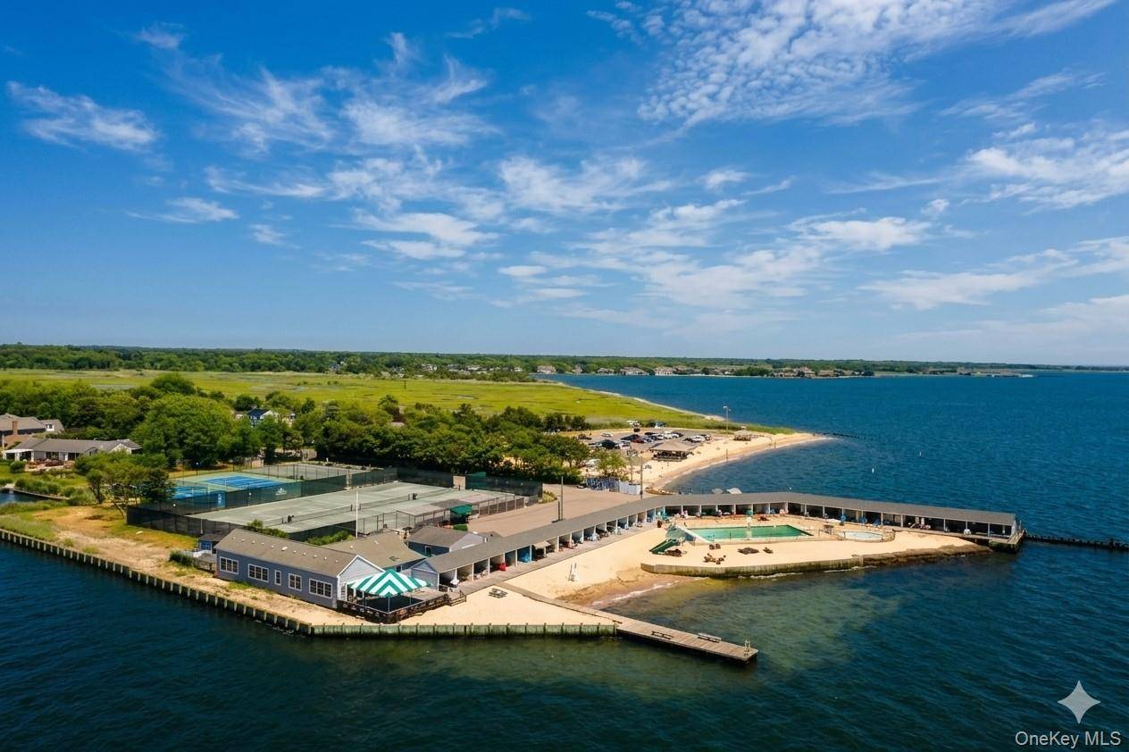 110 Elder RD, Islip, NY 11751