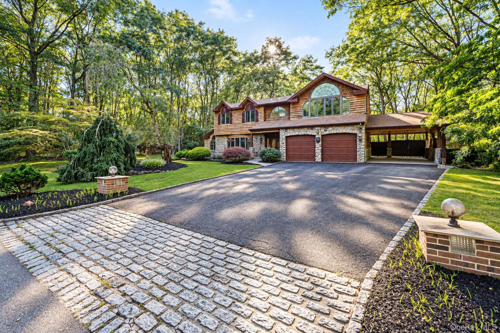 35 Hastings DR, Ridge, NY 11961
