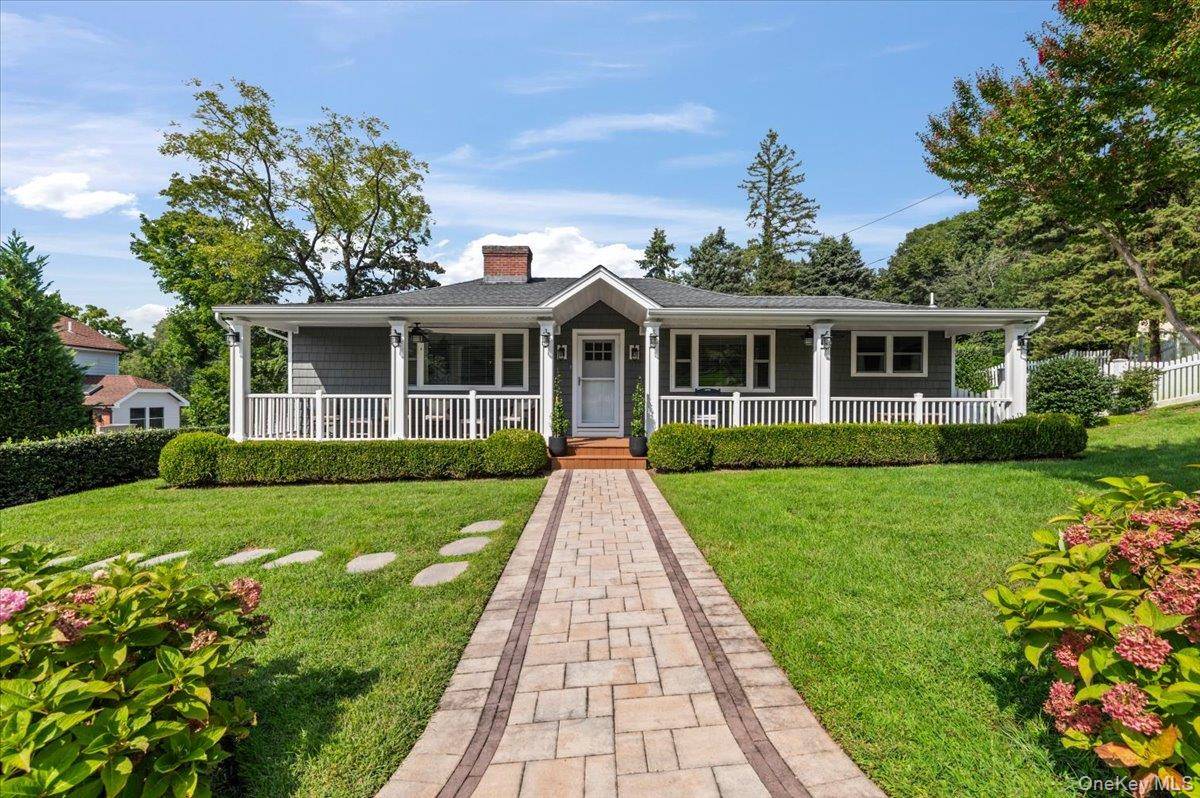 11 Portland PL, Cold Spring Harbor, NY 11724