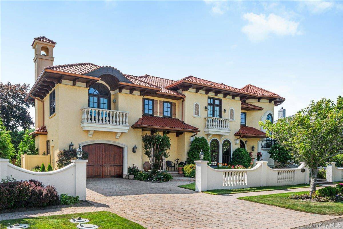 81 Montgomery BLVD, Atlantic Beach, NY 11509