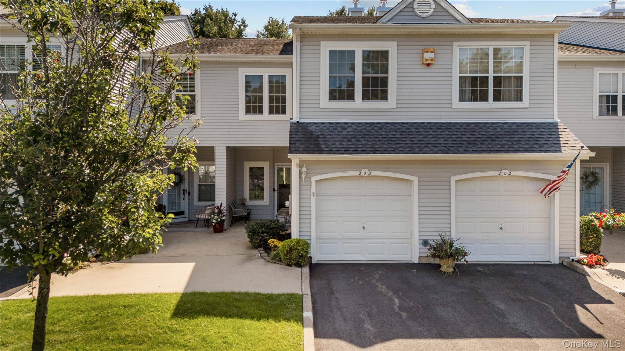 203 Windward CT, Port Jefferson, NY 11777