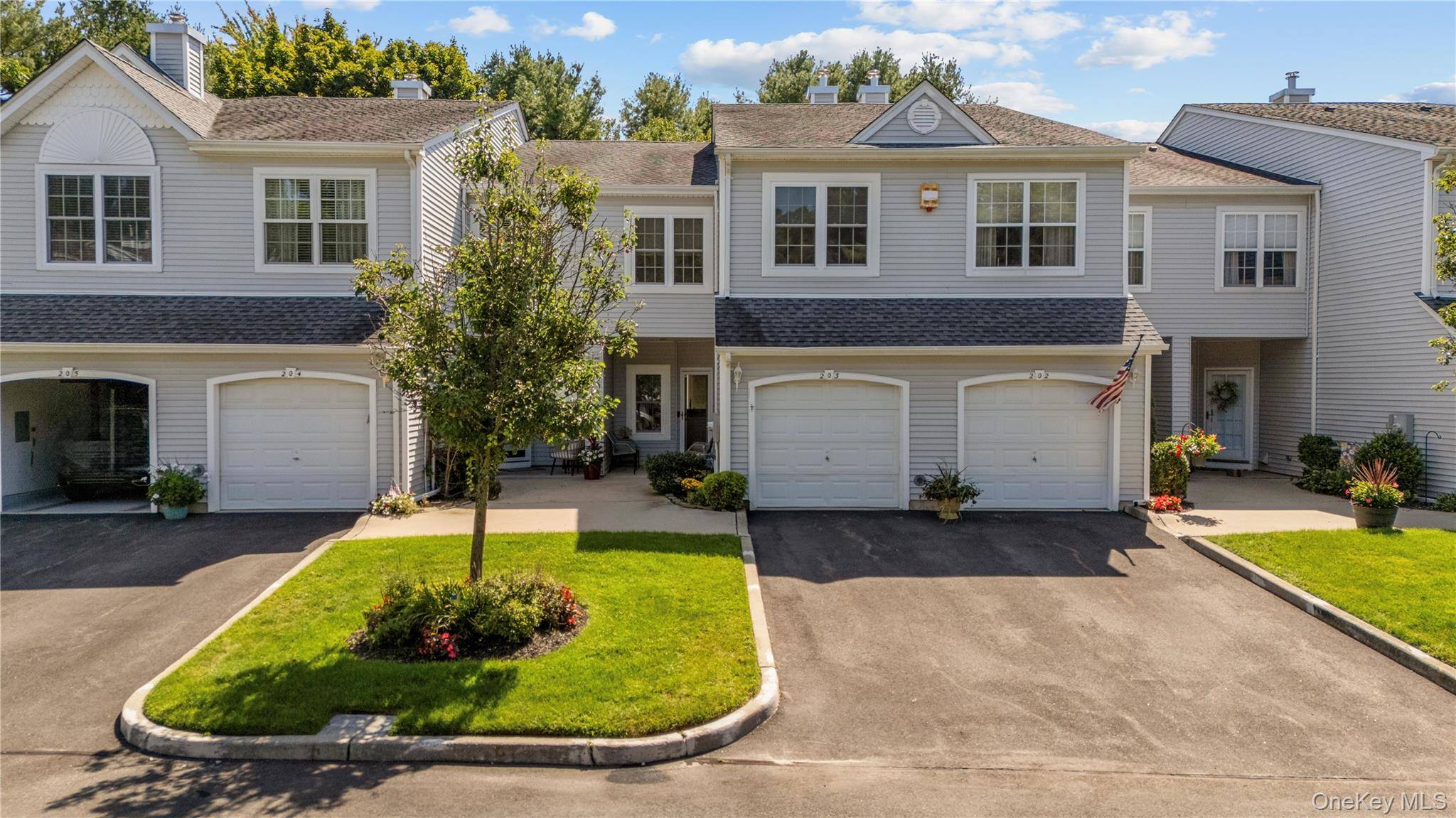 203 Windward CT, Port Jefferson, NY 11777