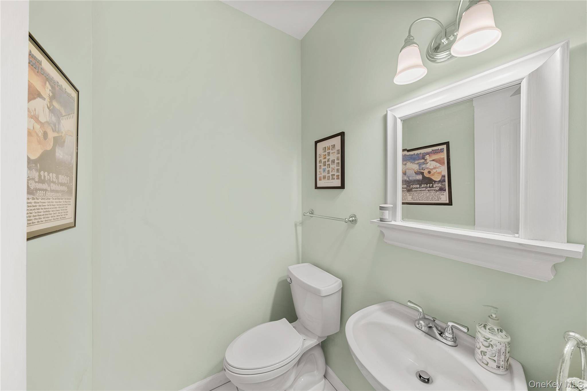 203 Windward CT, Port Jefferson, NY 11777