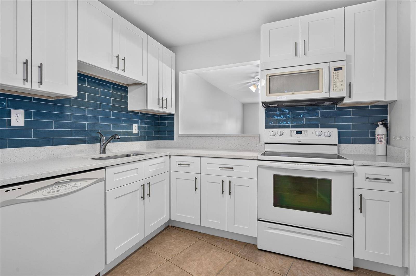 245 CENTER RD #109, Venice, FL 34285
