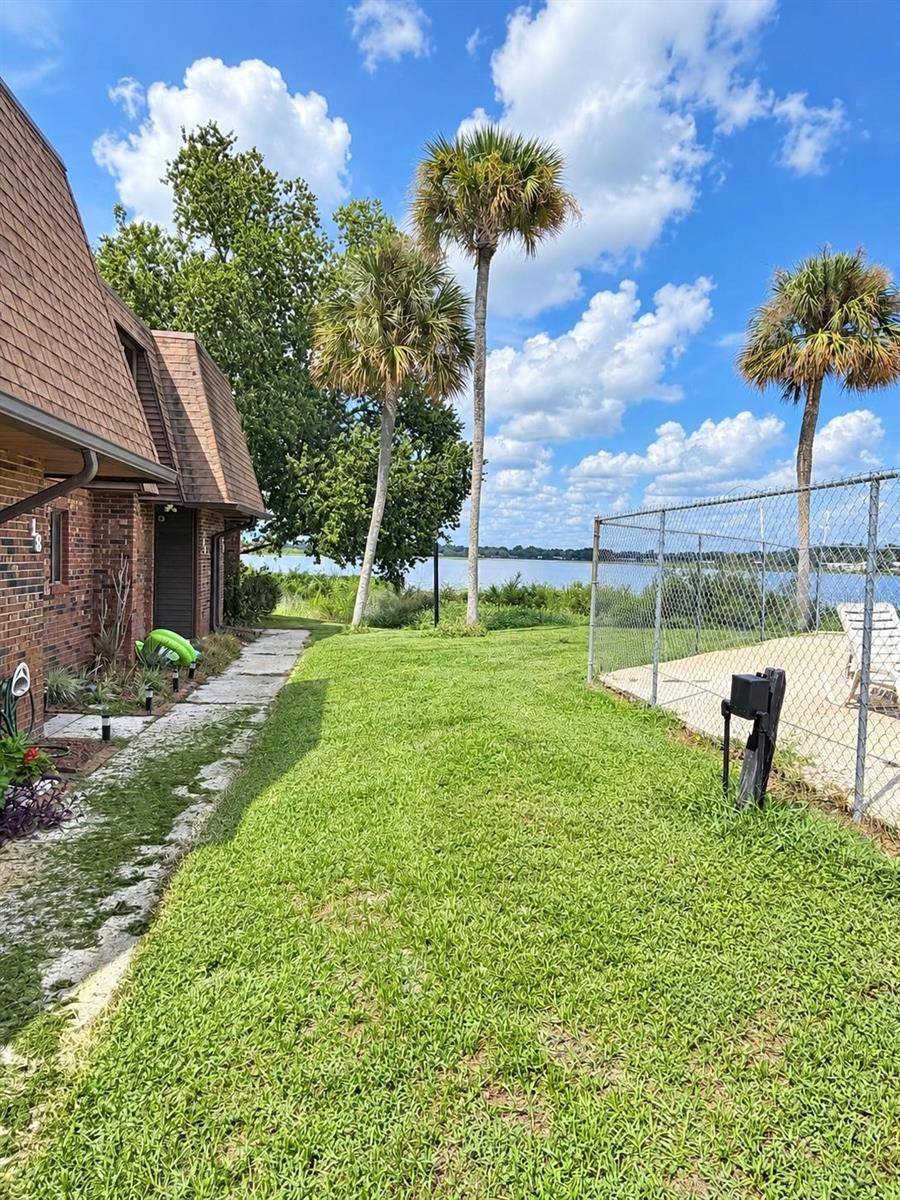 1836 N CRYSTAL LAKE DR #20, Lakeland, FL 33801