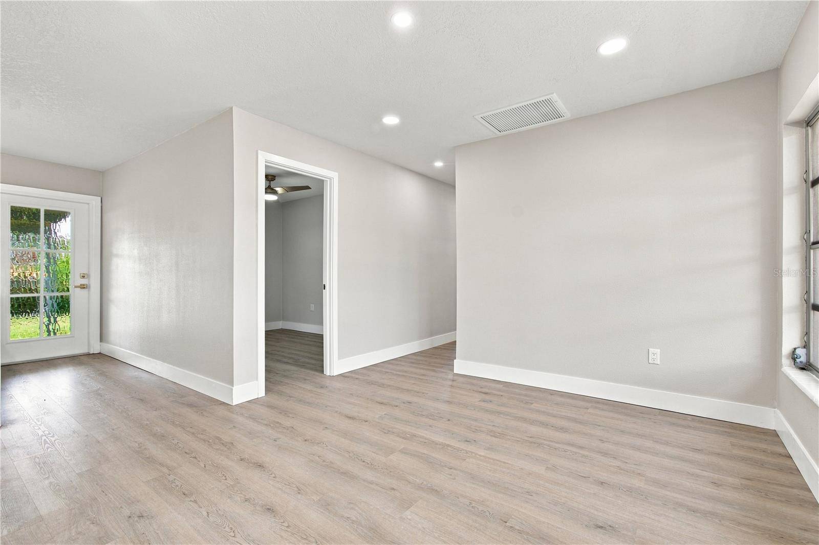 1250 MAGNOLIA DR, Clearwater, FL 33756