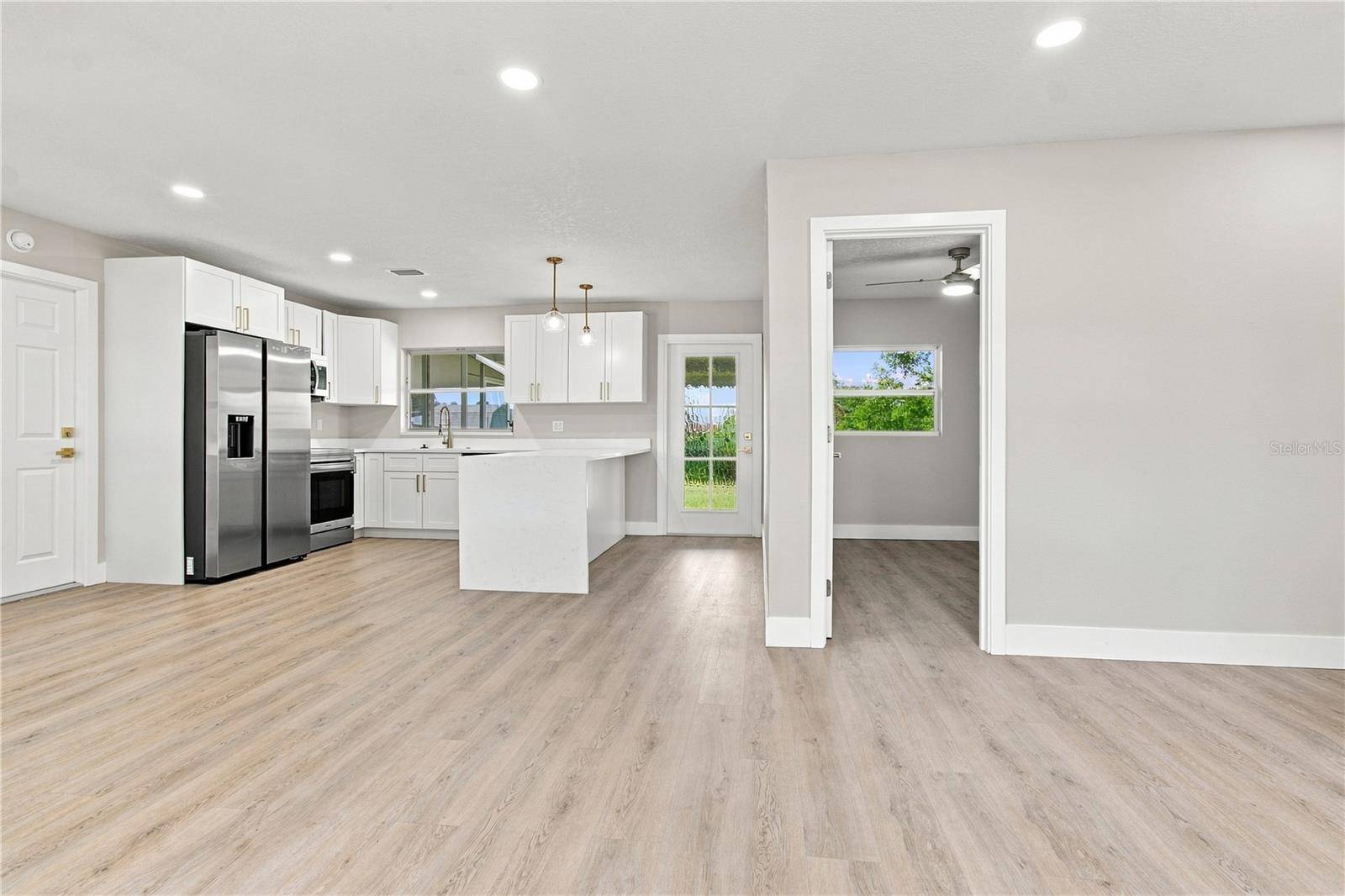 1250 MAGNOLIA DR, Clearwater, FL 33756