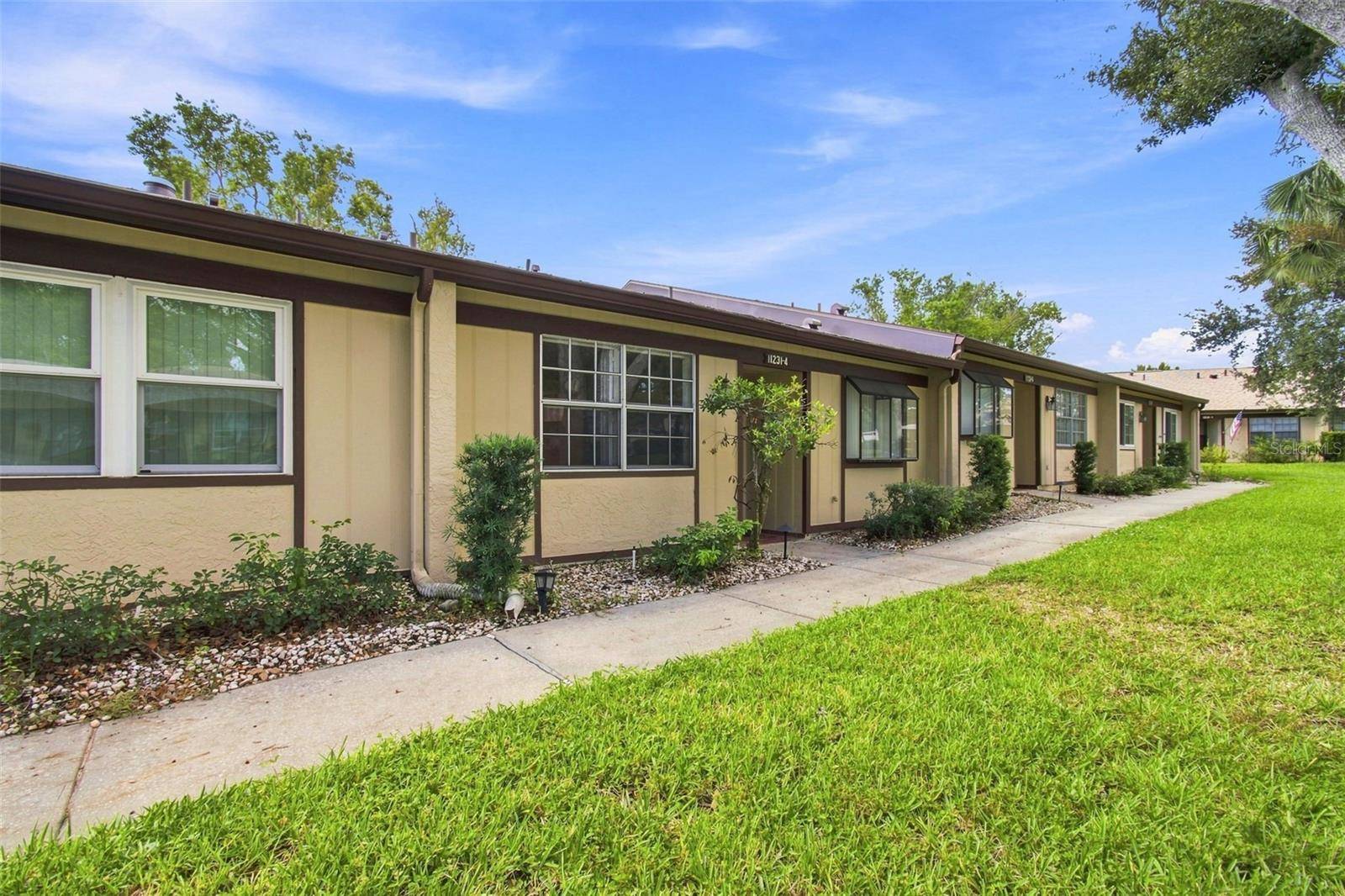 11231 DOLLAR LAKE DR #4, Port Richey, FL 34668