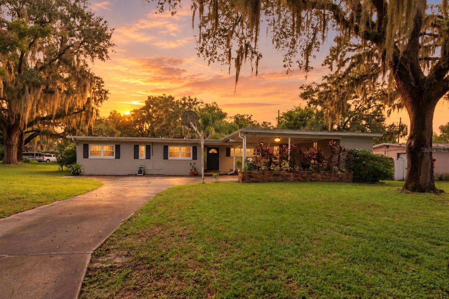416 BROXBURN AVE, Temple Terrace, FL 33617