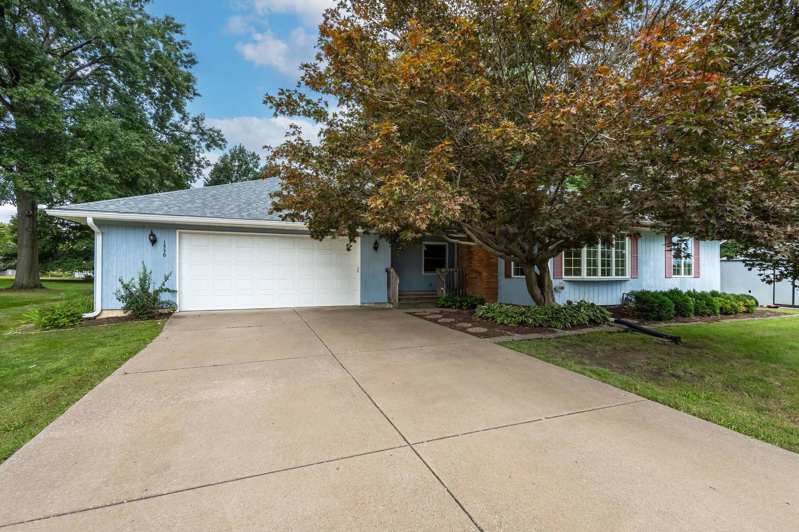 1530 29th ST, Bettendorf, IA 52722