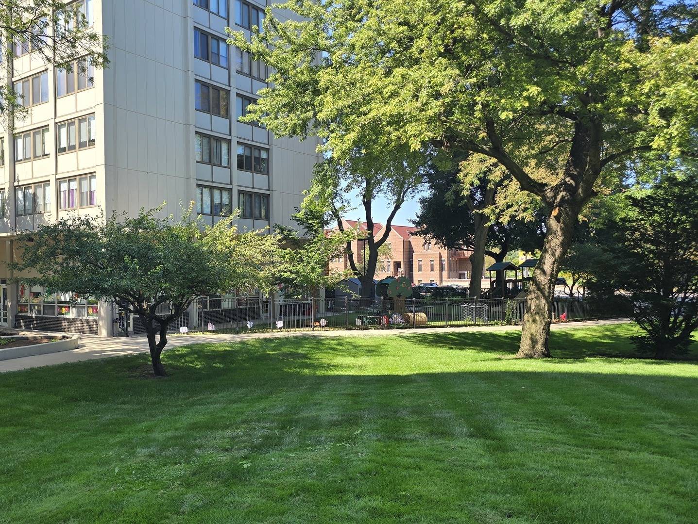 4800 S Lake Park AVE #206, Chicago, IL 60615