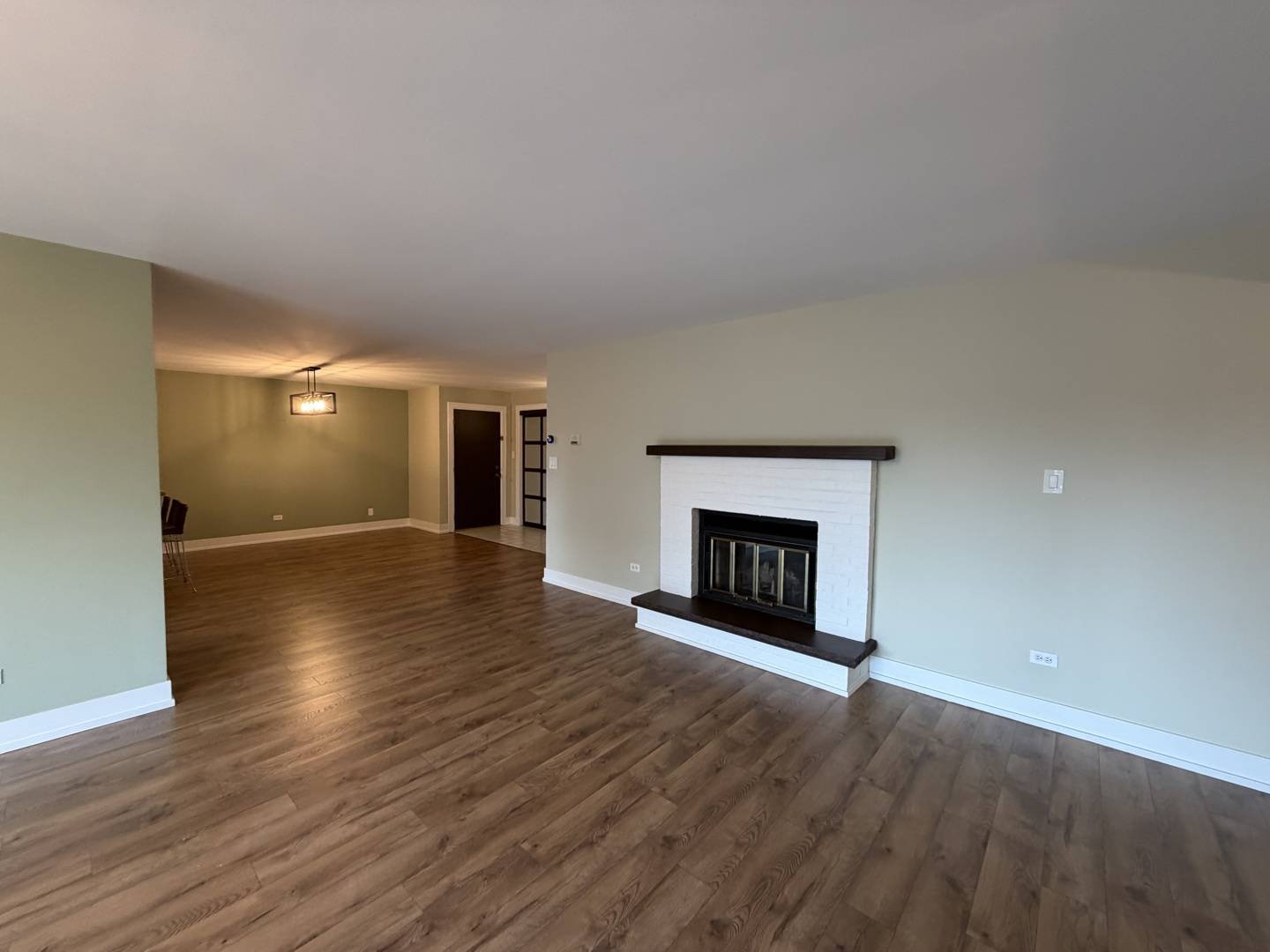 11006 S Theresa CIR #3B, Palos Hills, IL 60465