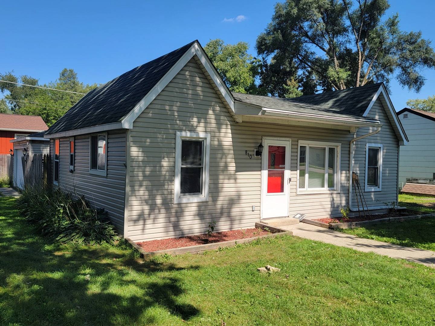 810 Southside AVE, Mchenry, IL 60051