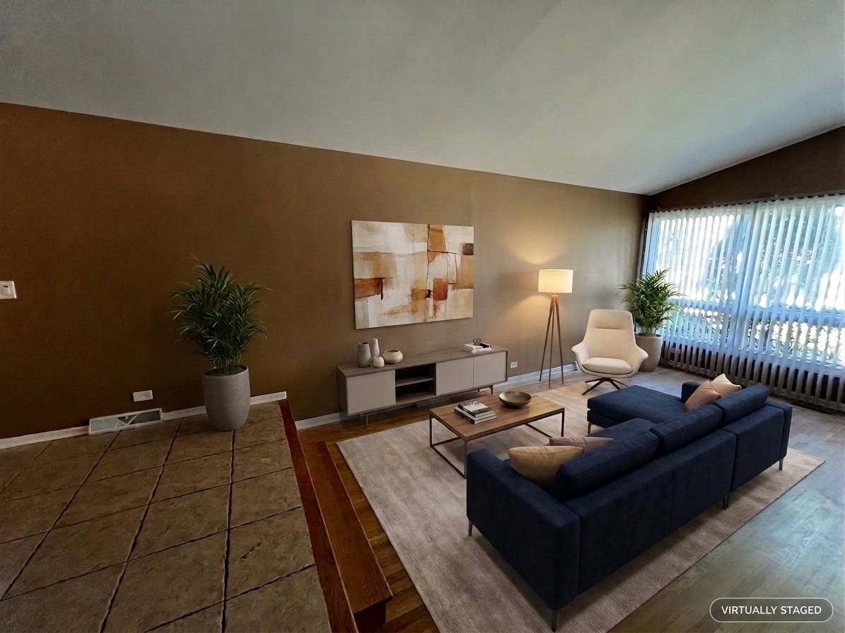 3929 W Chase AVE, Lincolnwood, IL 60712