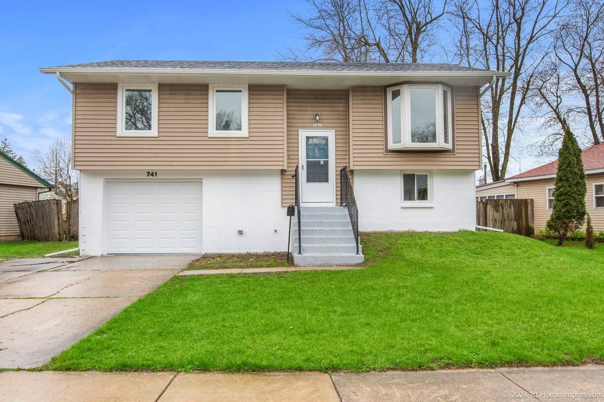 741 Yates AVE, Romeoville, IL 60446