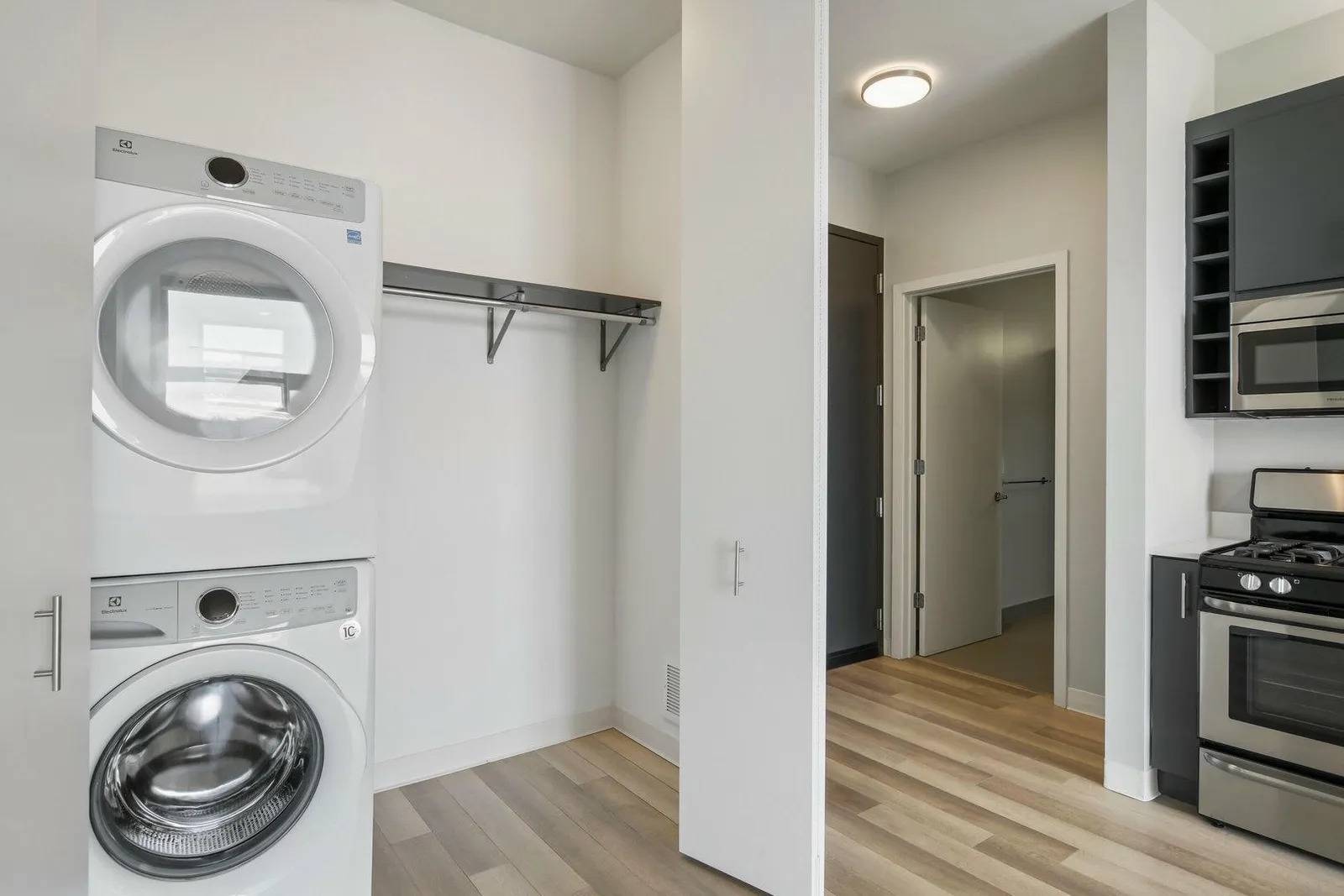 2211 N Milwaukee AVE #307, Chicago, IL 60647
