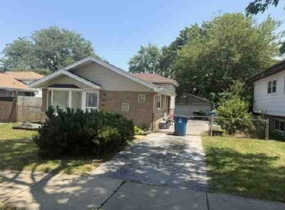 12631 S Tripp AVE, Alsip, IL 60803
